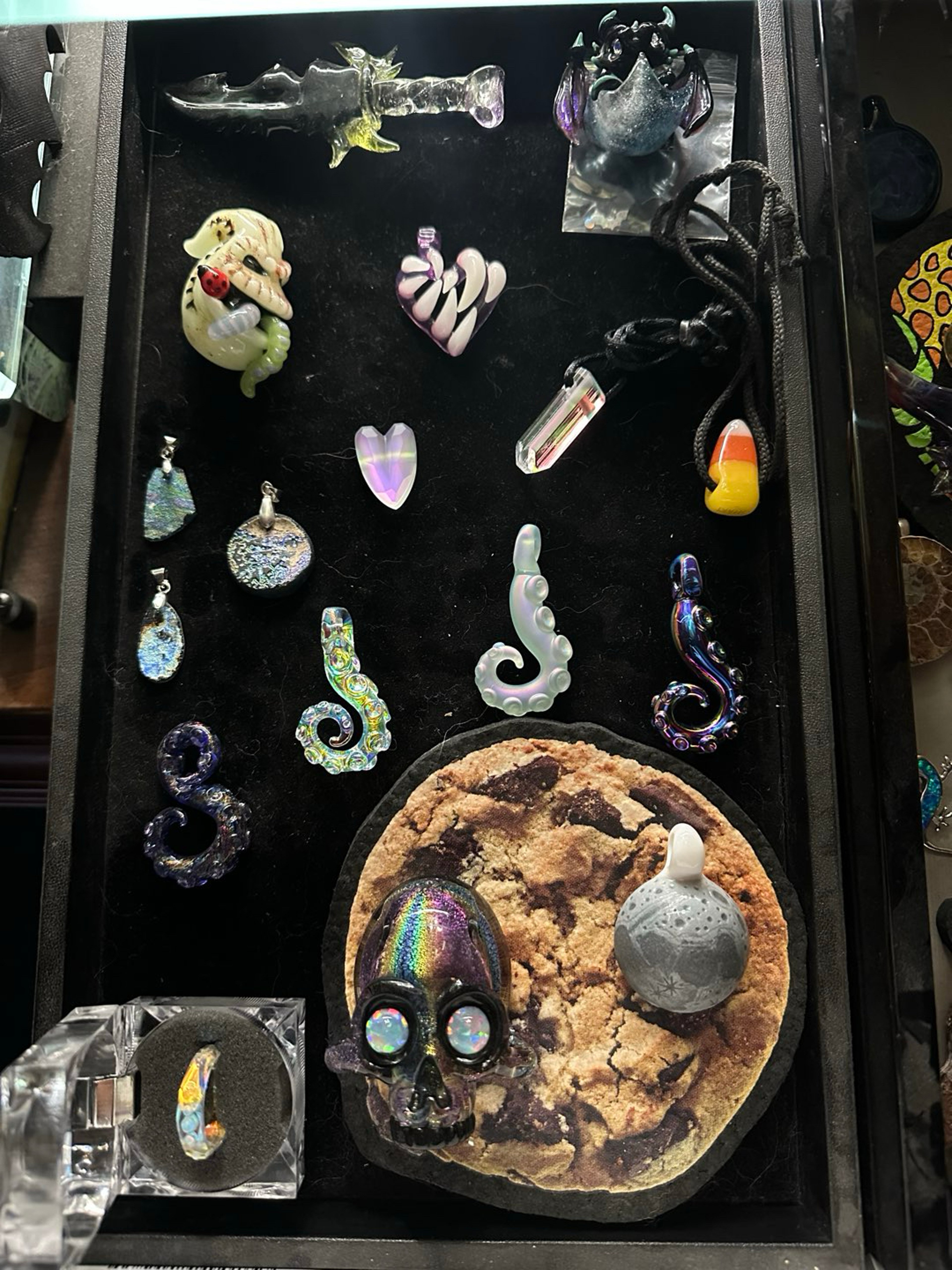 Preview pic of Pendant Collection