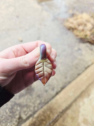 Preview pic of Leaf Pendant