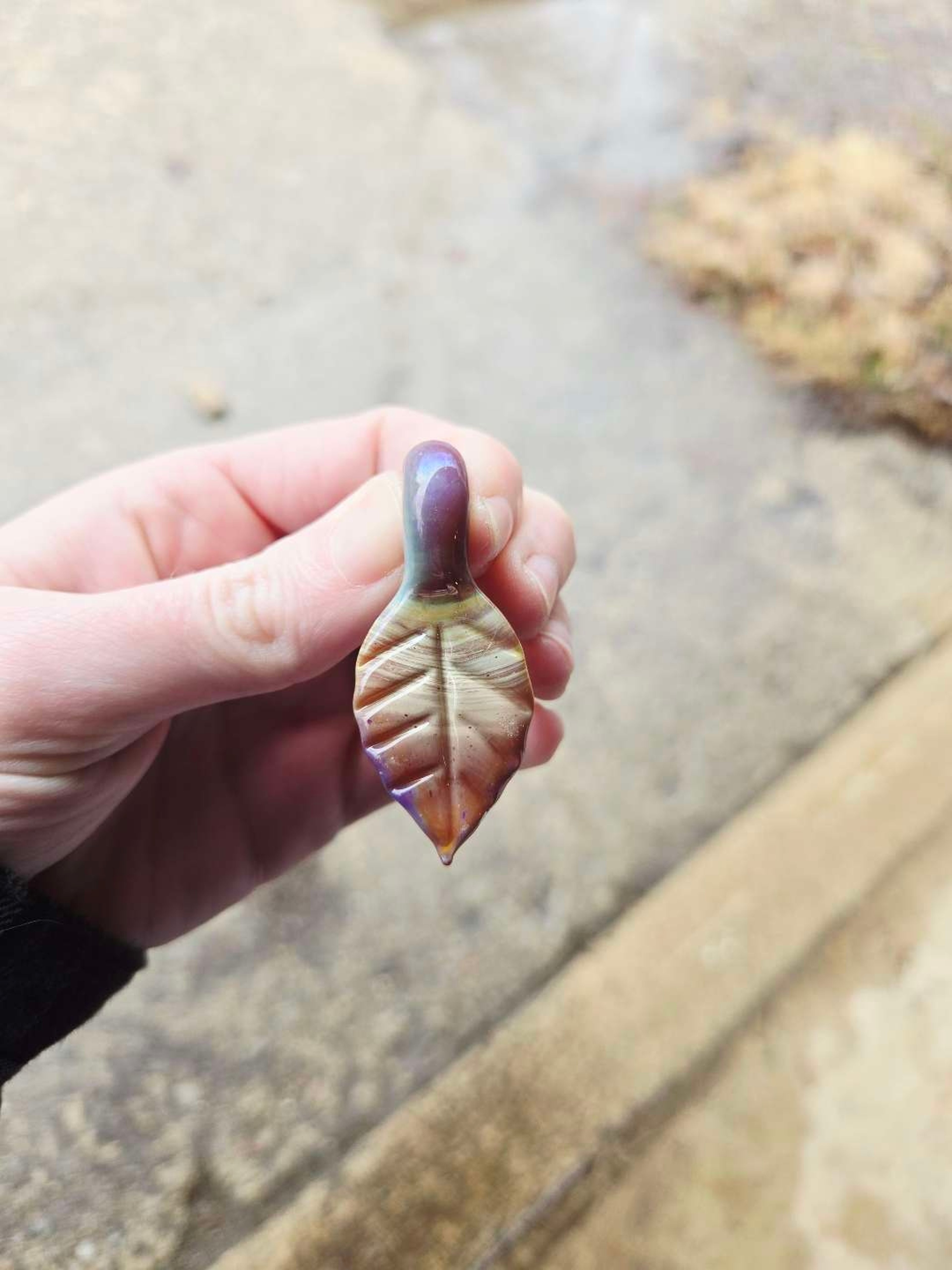 Preview pic of Leaf Pendant