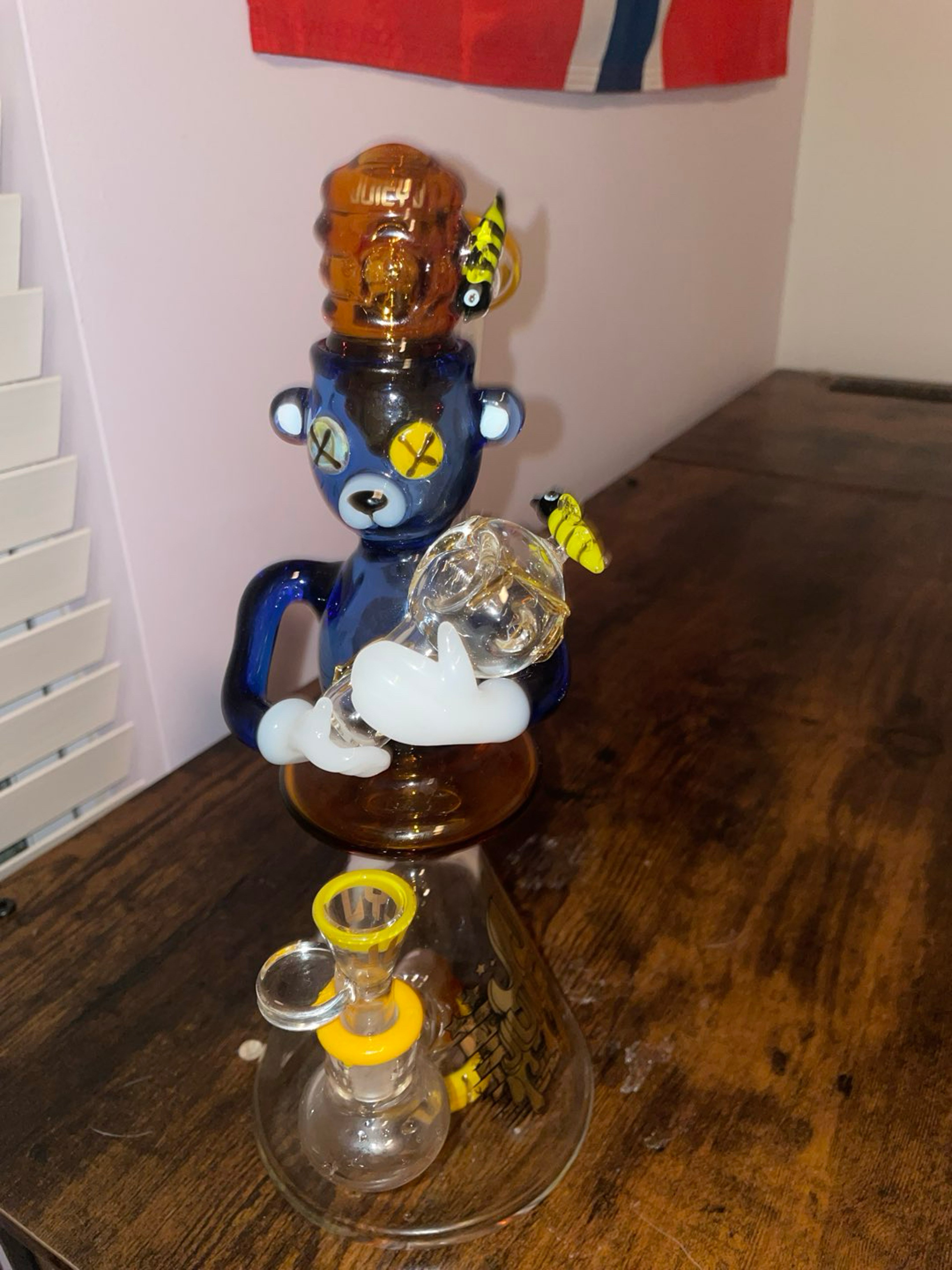 Preview pic of Honey pot bear bong