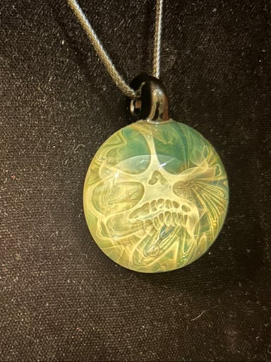 Preview pic of Skull pendant