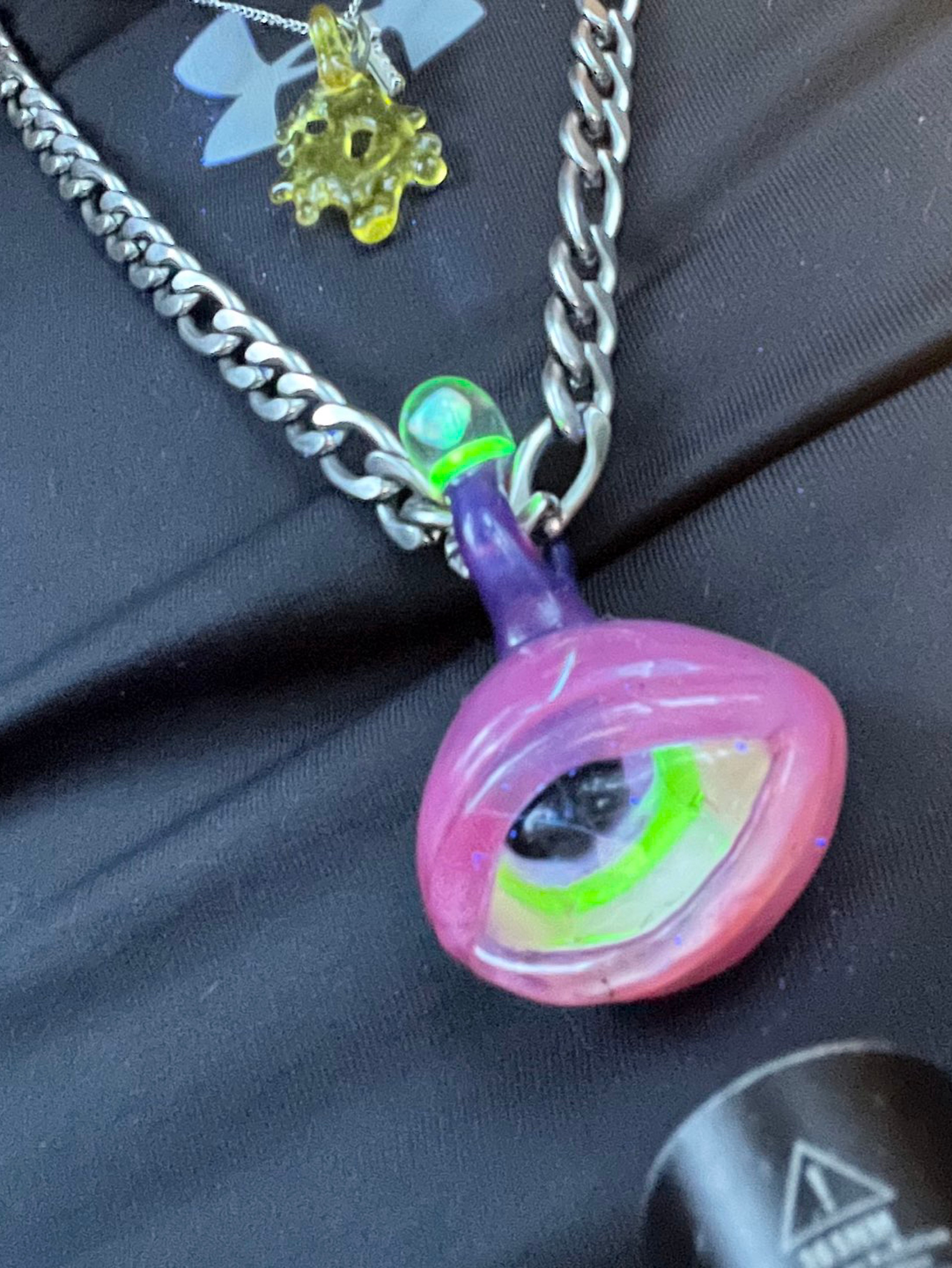 UV eyeball 👁️ pendy image 0