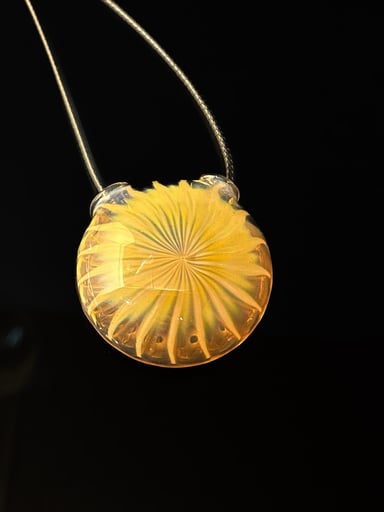 Preview pic of Sunburst hollow pendant