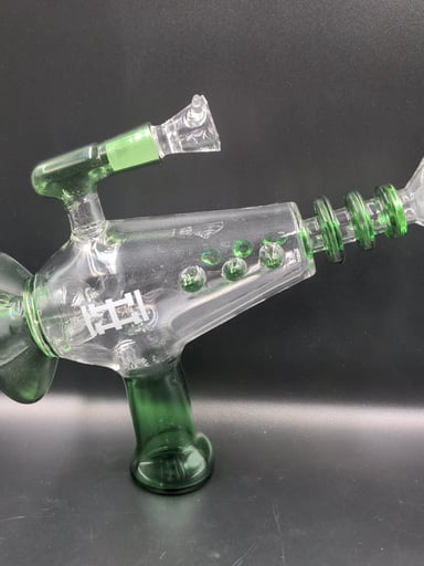 Preview pic of HEMPER PHASER BONG GREEN 9"