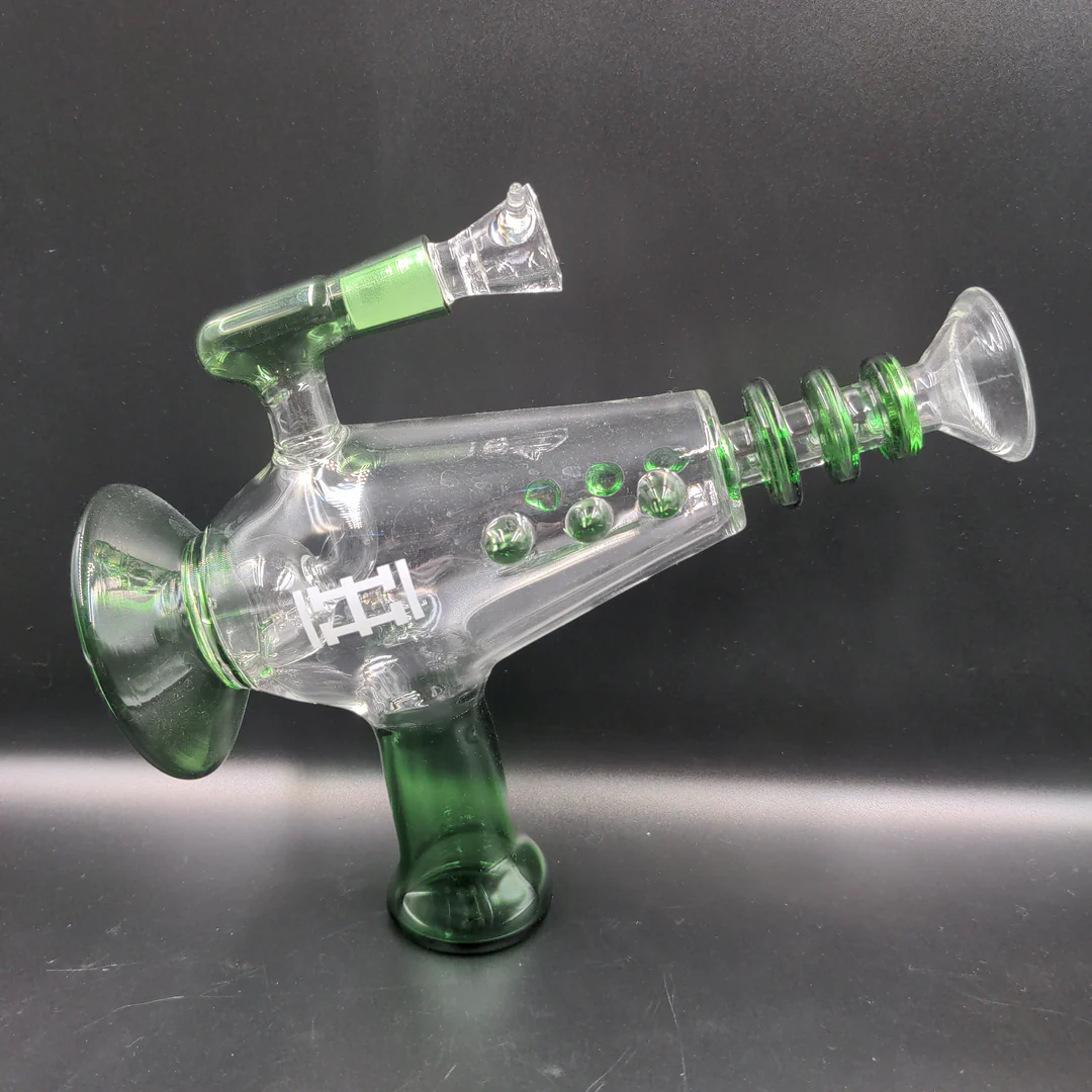 HEMPER PHASER BONG GREEN 9" image 0