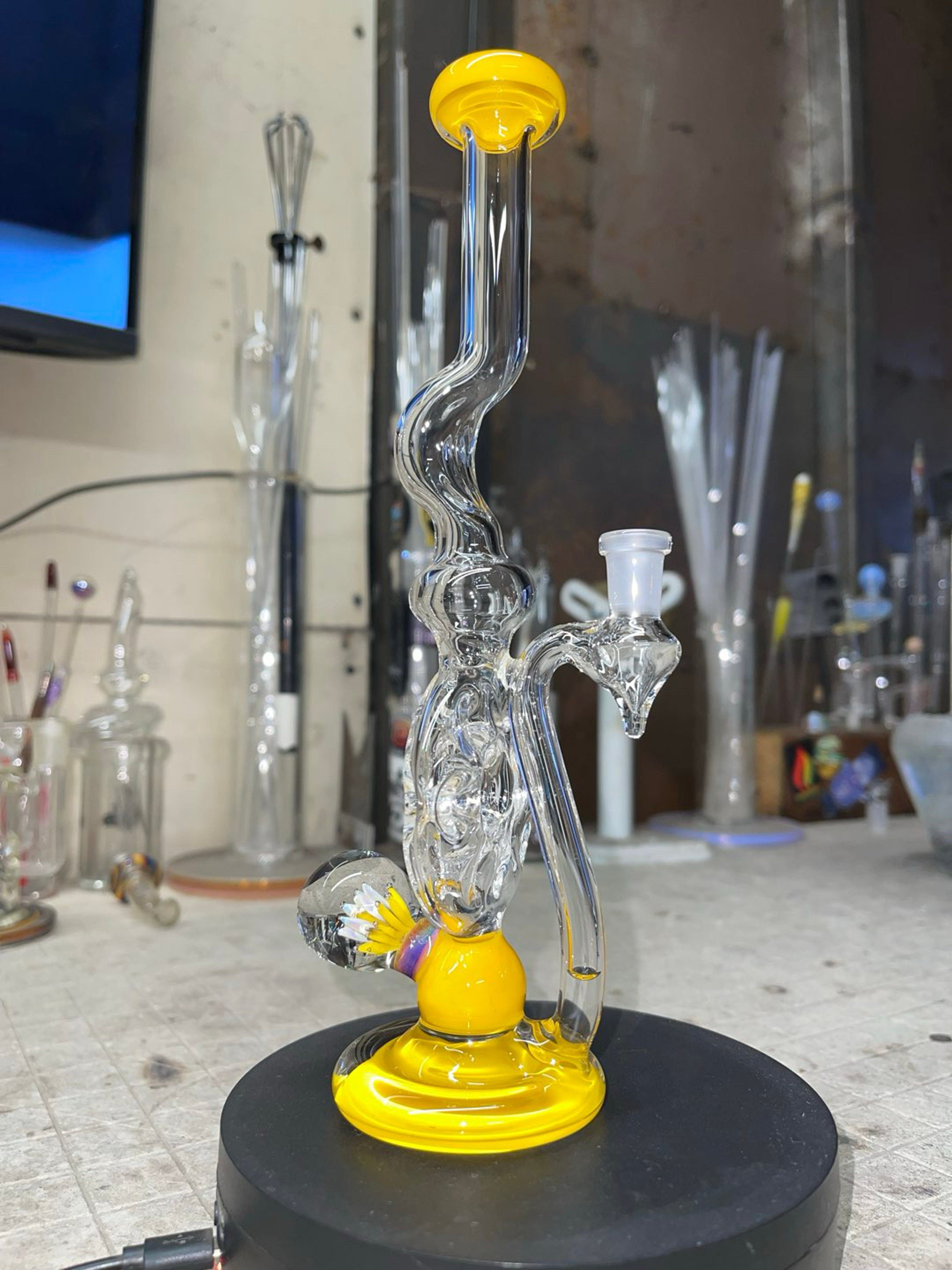 Preview pic of 9.5” tall 10mm joint , Plantain color(banger and slurper set not included)