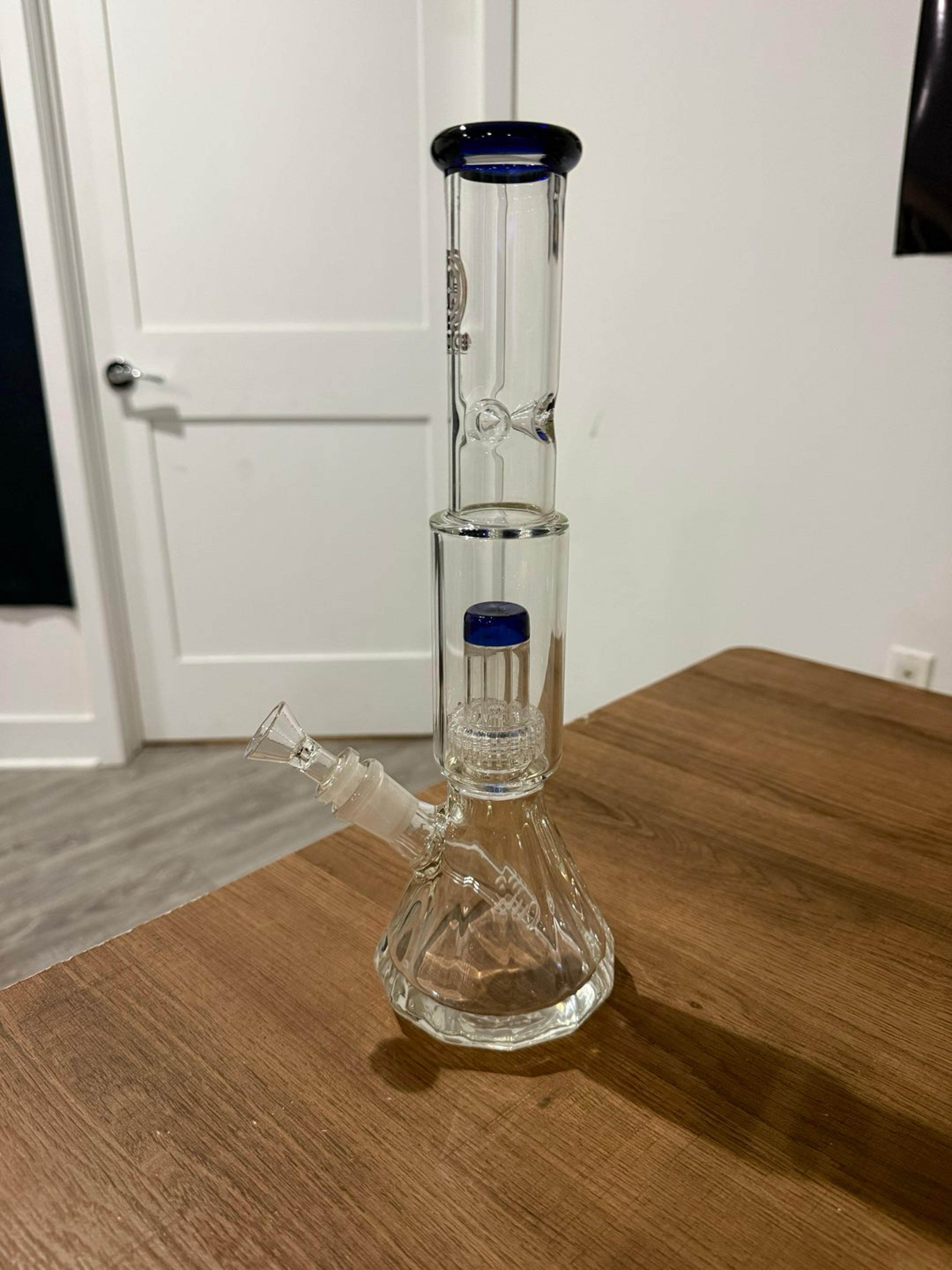 Preview pic of 12" Encore Collection Diamond Pounder Beaker Bong w/ Matrix and Blue Accents