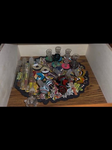 Preview pic of Garage Sale Glass