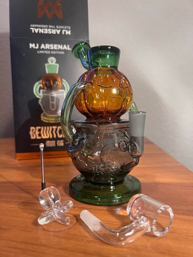 Preview pic of MJ Arsenal - Bewitched Mini Dab Rig