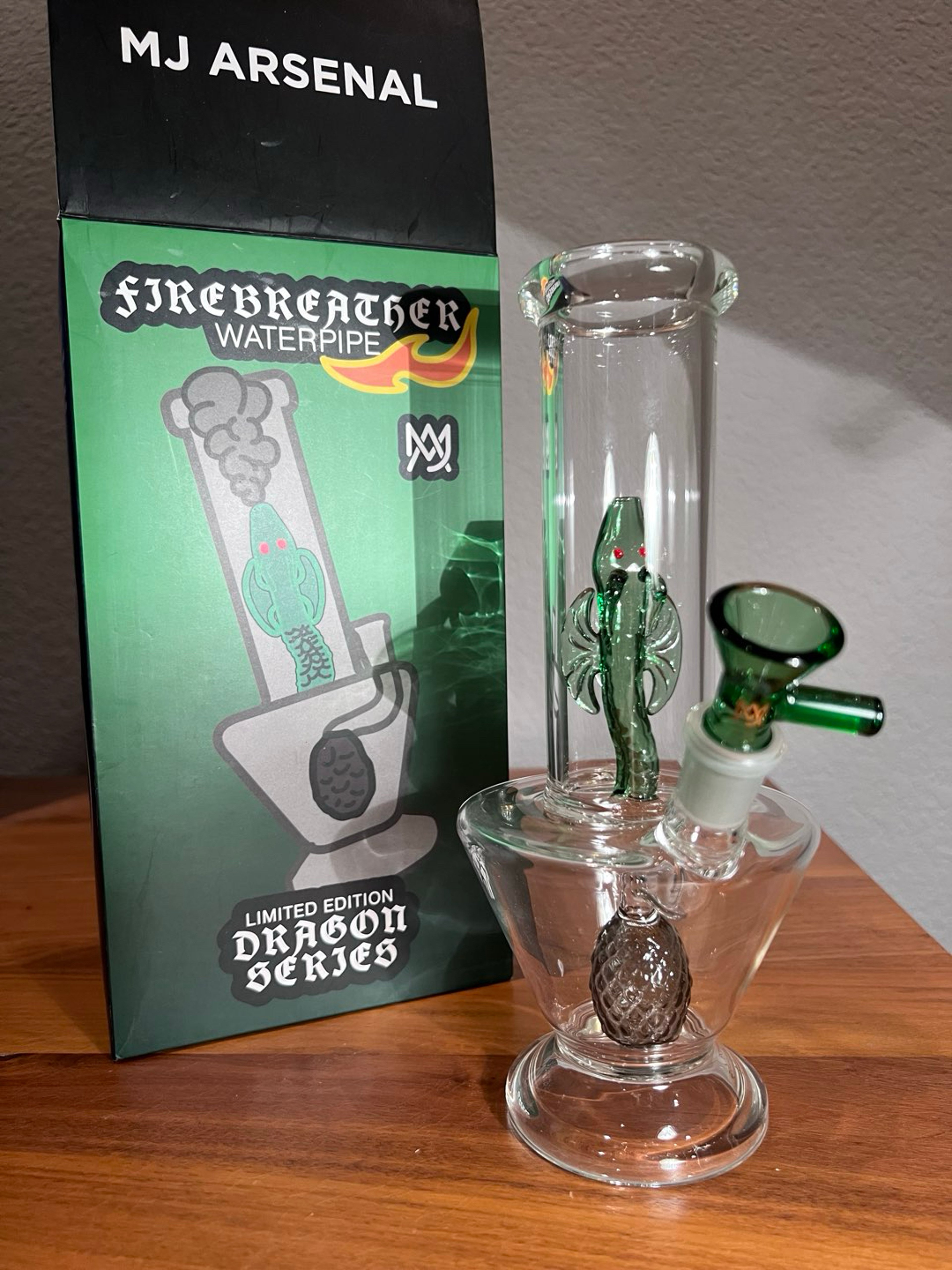Preview pic of MJ Arsenal - Firebreather Water Pipe