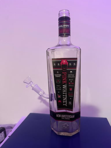 Preview pic of Pink whitney bong