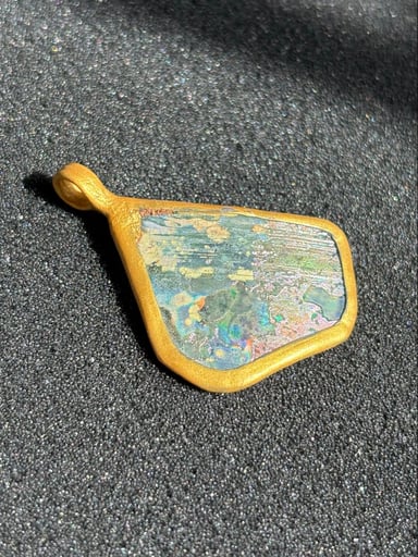 Preview pic of Ancient Roman Glass Gold Pendant