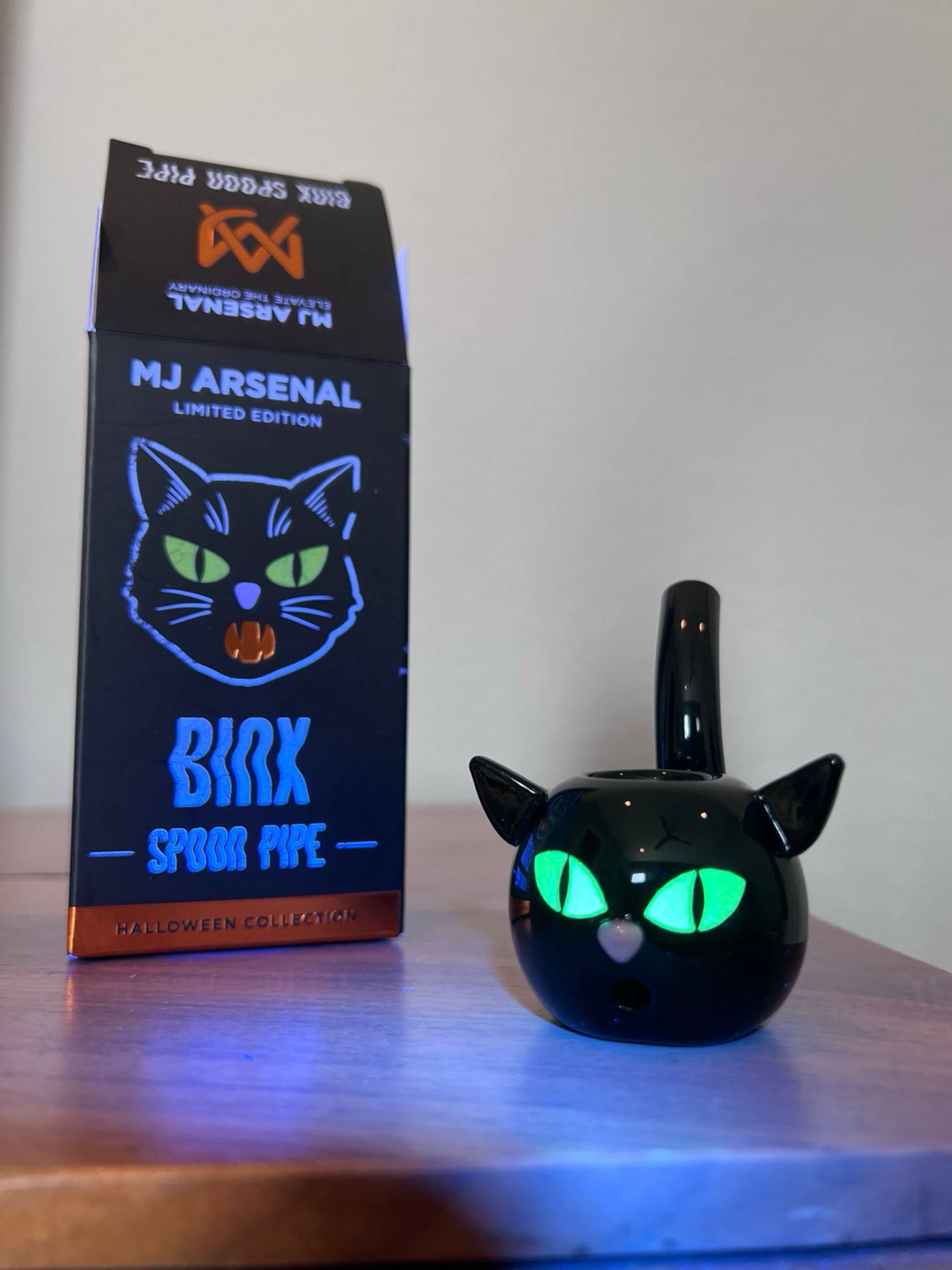 Preview pic of MJ Arsenal - Binx Spoon Pipe