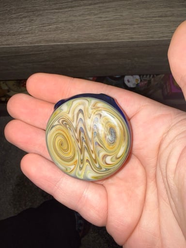 Preview pic of Hollow disc wig wag pendant
