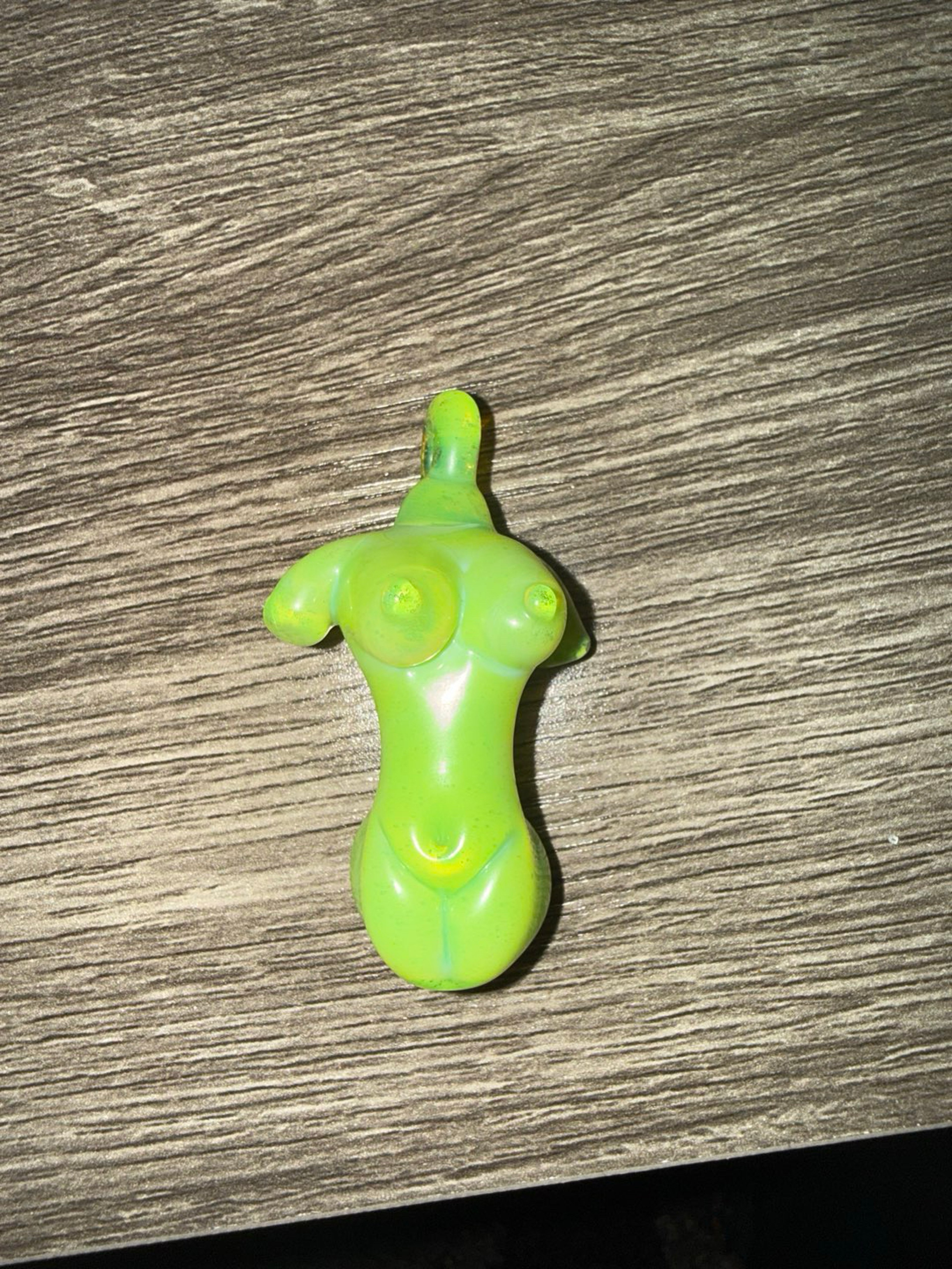 Preview pic of Junkieglass naked lady slime pendant