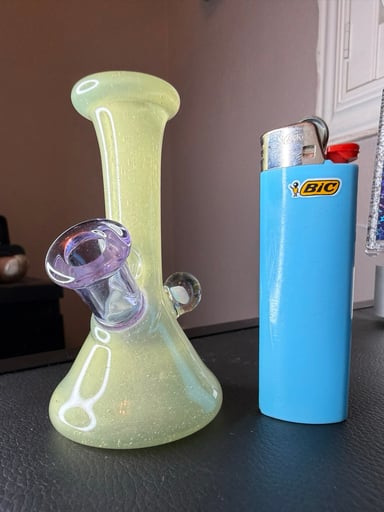 Preview pic of Santa Cruz Glass Pics mini rig 10mm Hulk
