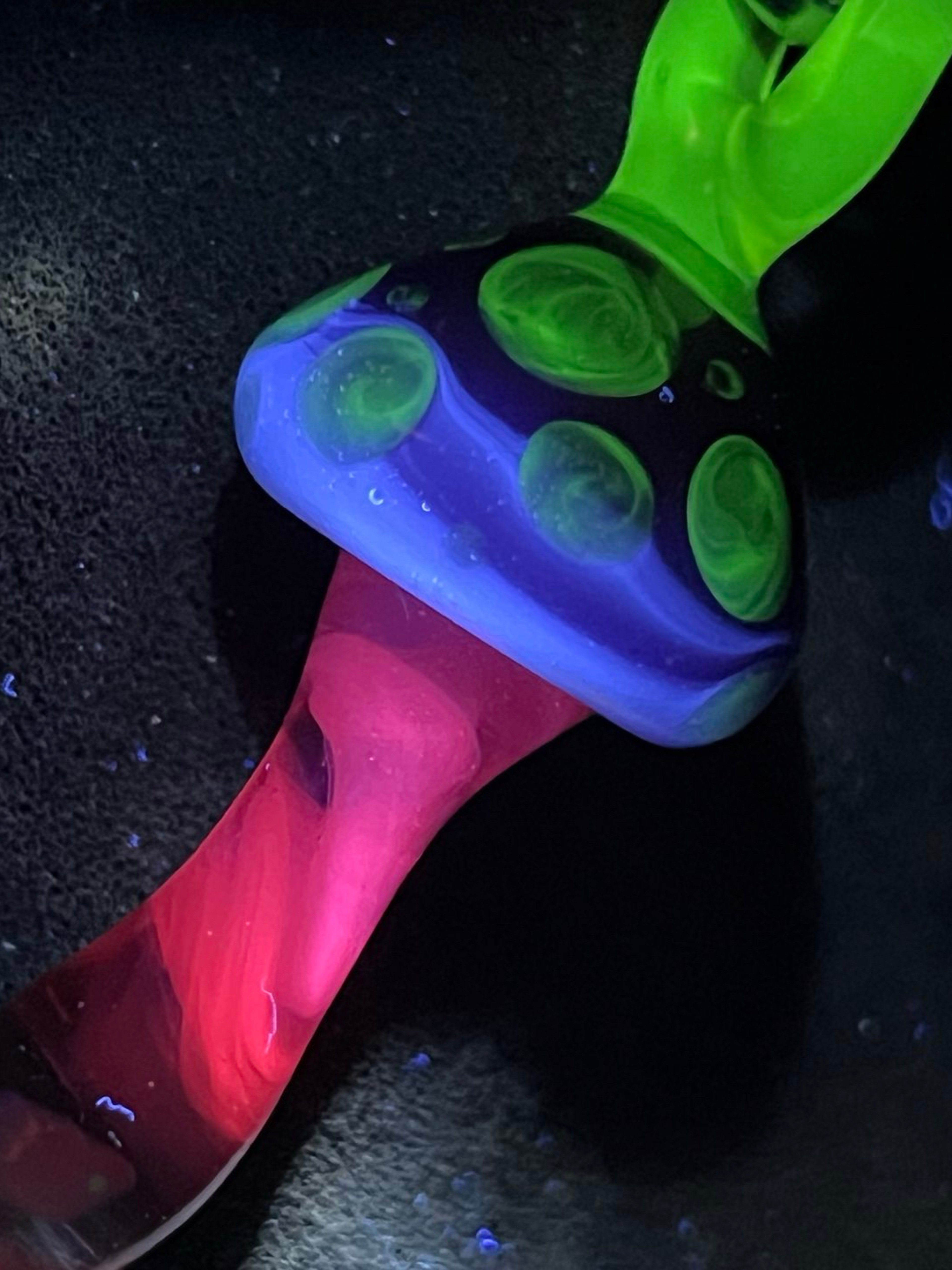 UV mushroom opal pendy image 0