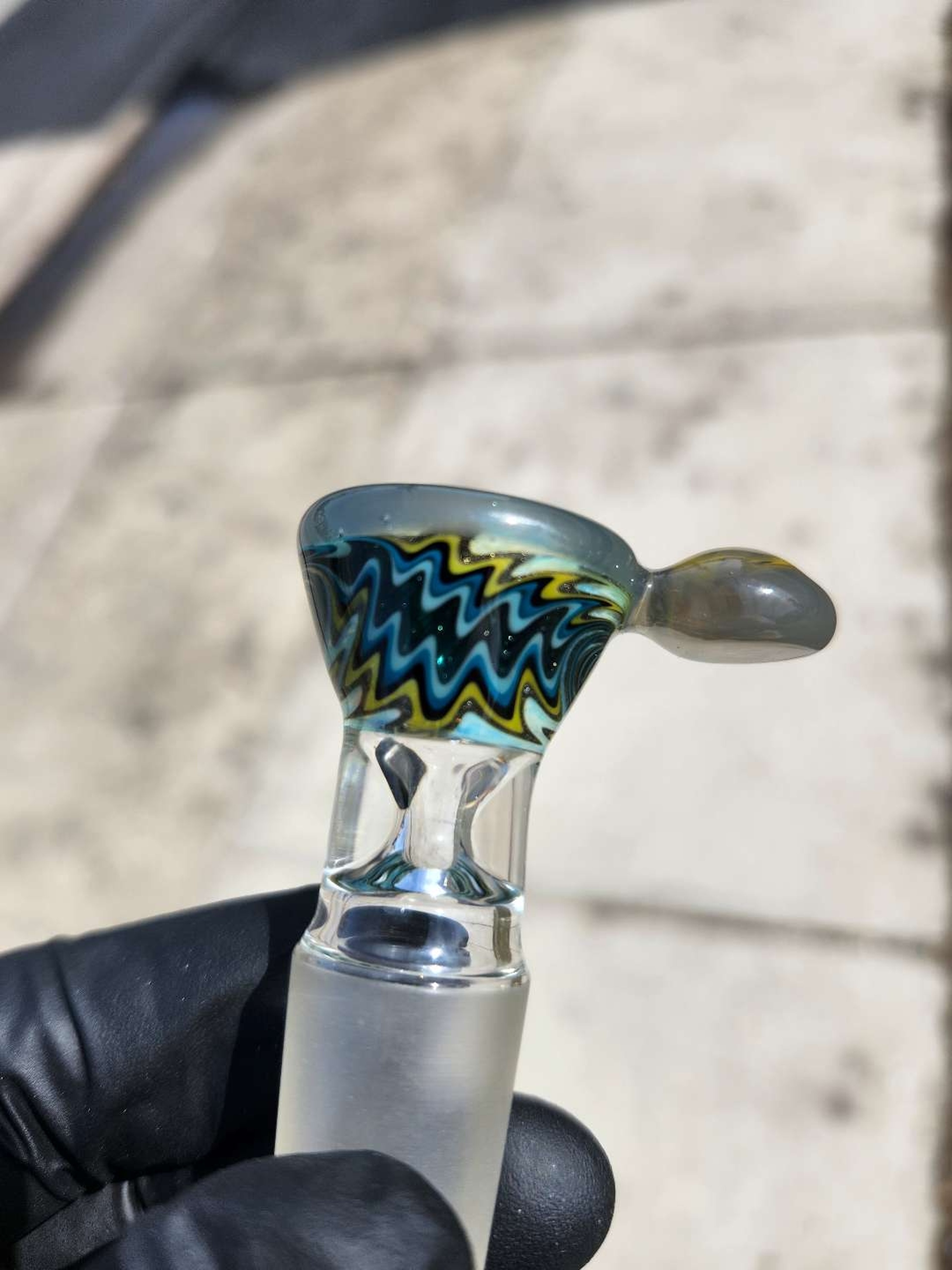 Preview pic of RASTIN GLASS WIG WAG 18MM SLIDE