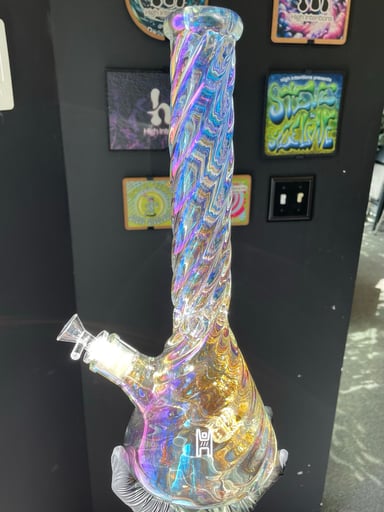 Preview pic of 15” Twisted Iridescent Beaker