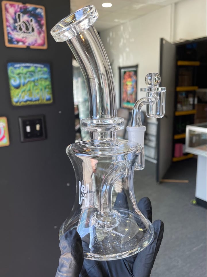Oil Can Rig Clear 8” | Shop Rigs on GlassPass