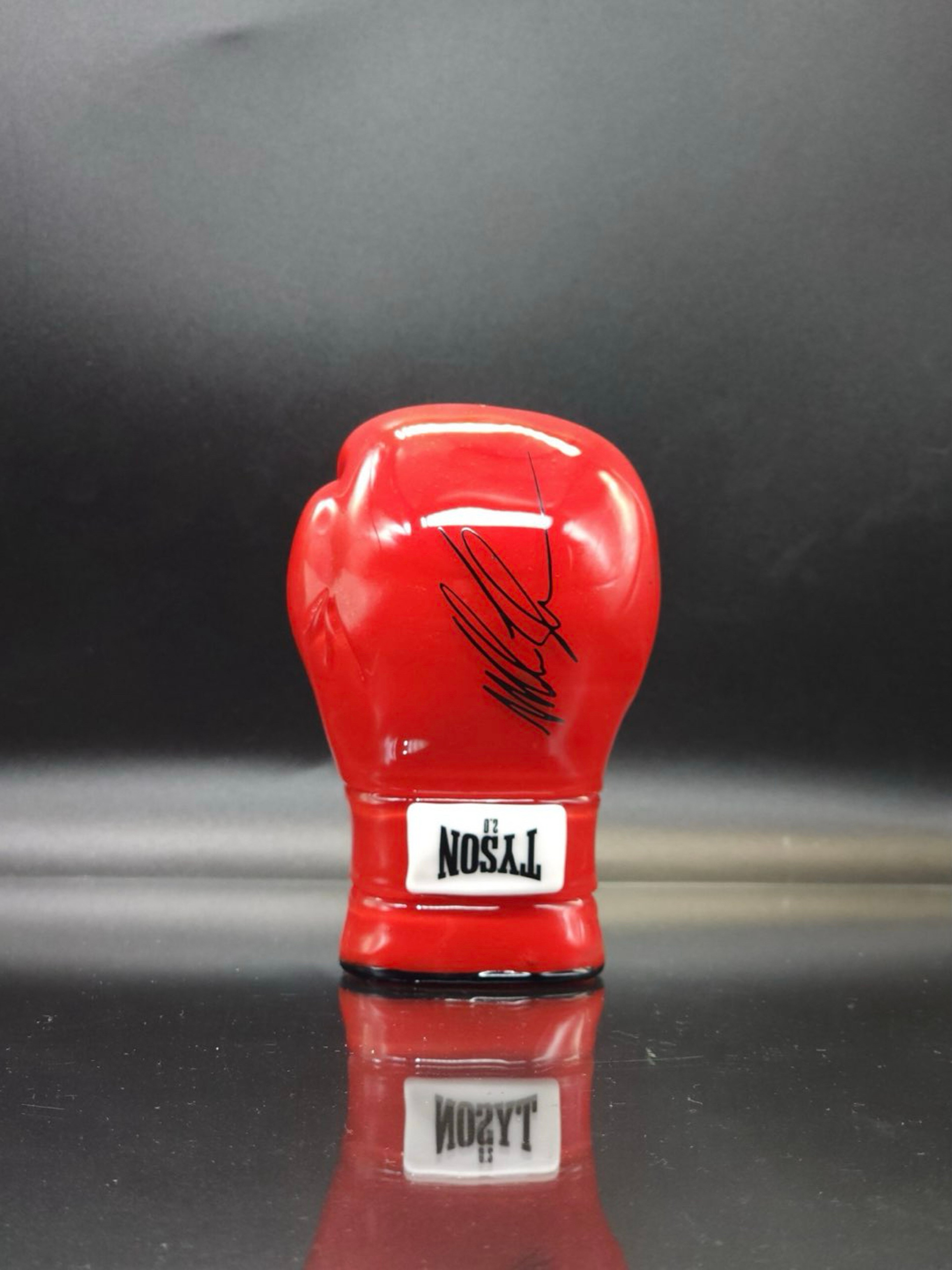 Preview pic of Tyson Glass Boxing Pipe