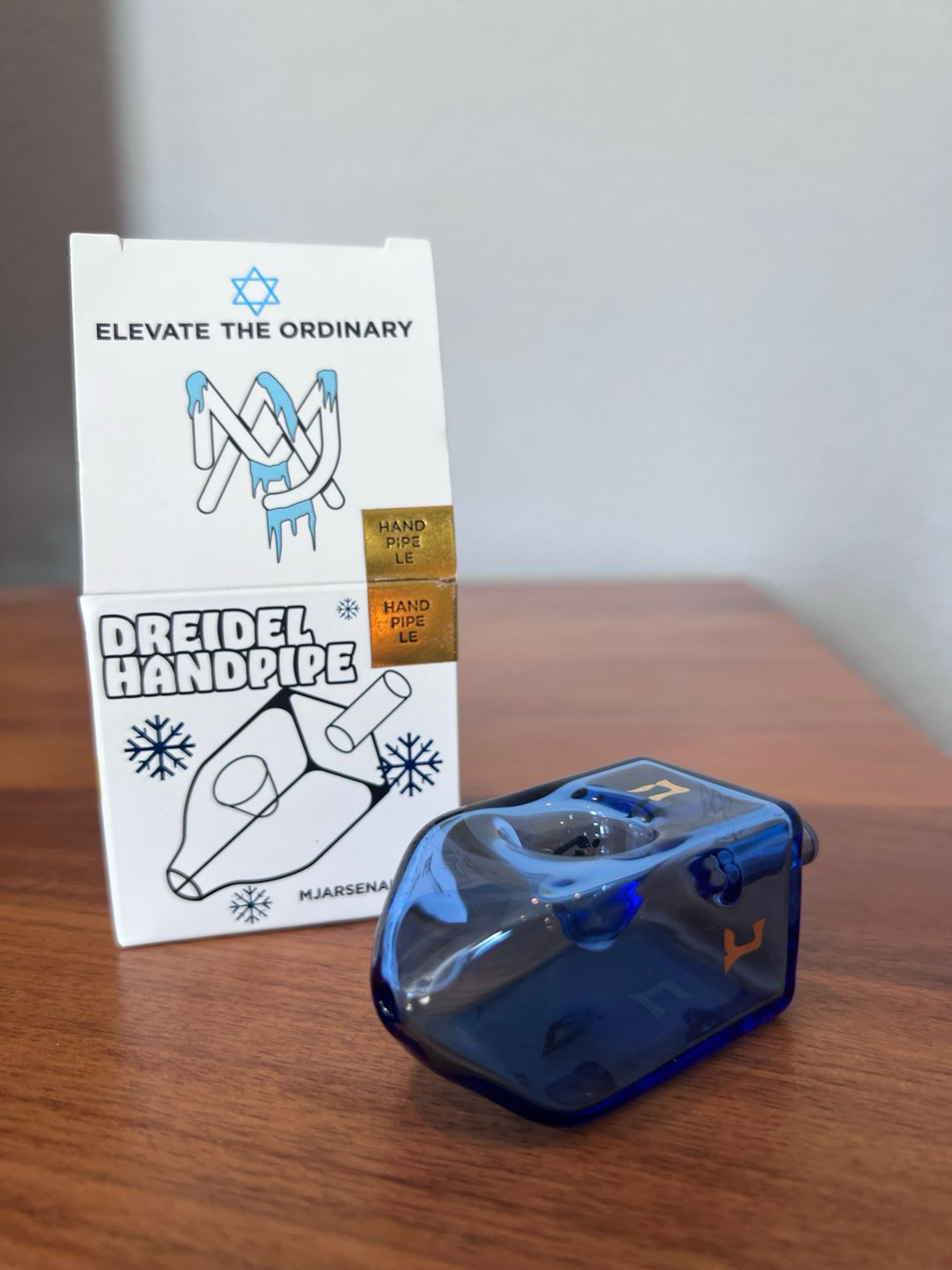 Preview pic of MJ Arsenal - Dreidel Handpipe