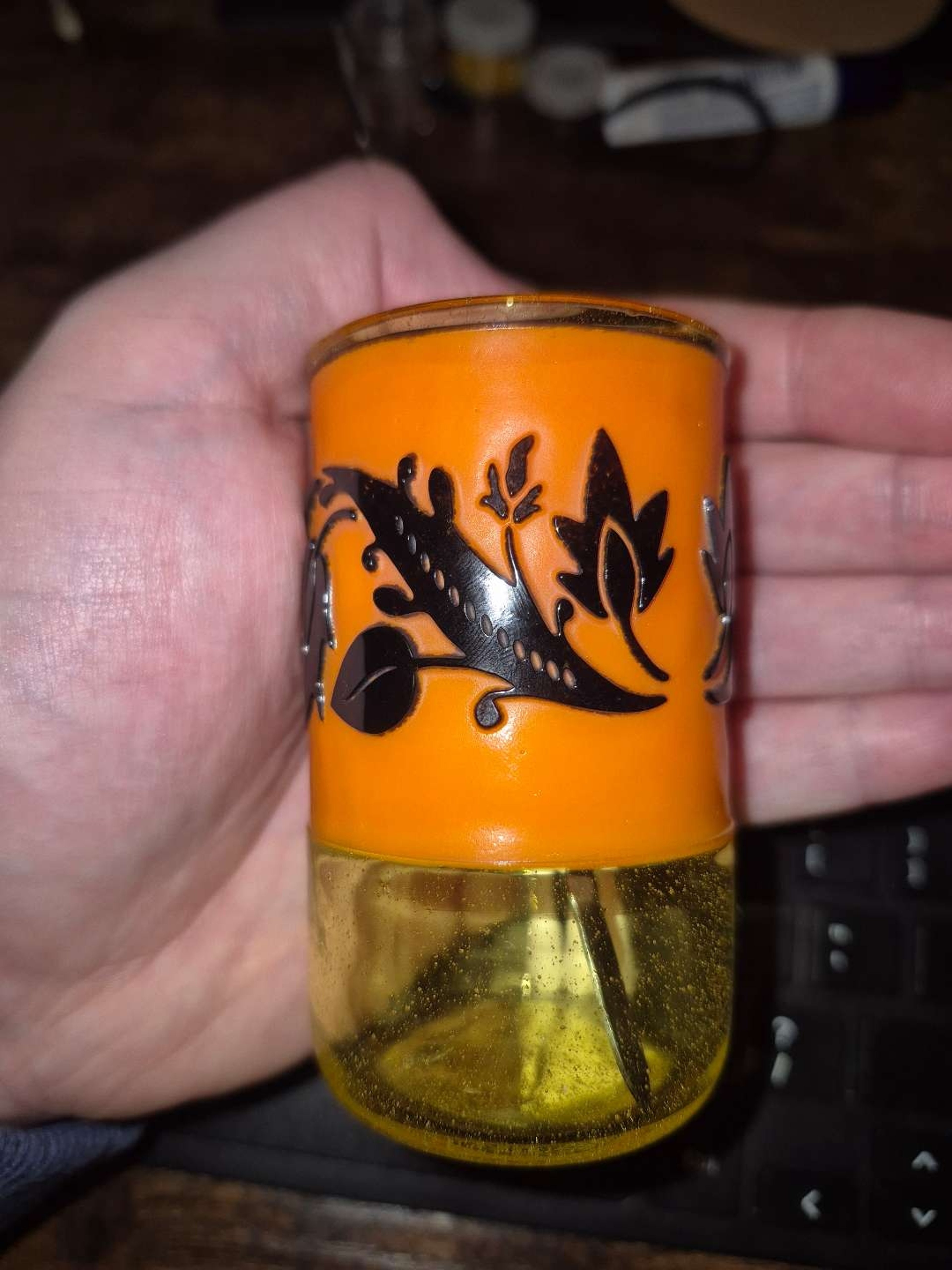 Preview pic of Sage Glass qtip cup