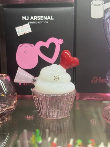 Preview pic of Baby cake joint bubbler Mj Arsenal