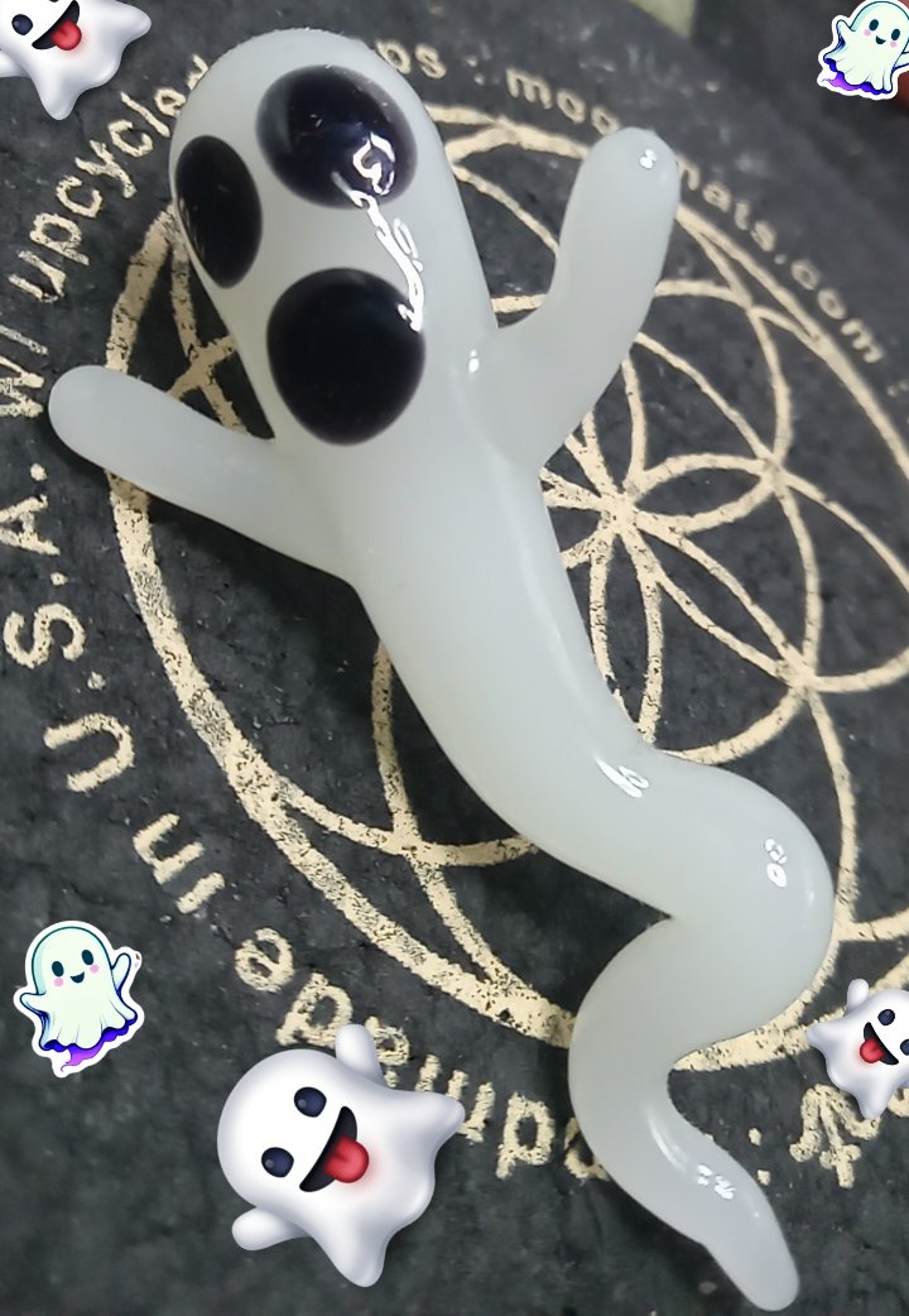 Preview pic of Heady,UV Reactive Spooky 👻 Ghost Pendant