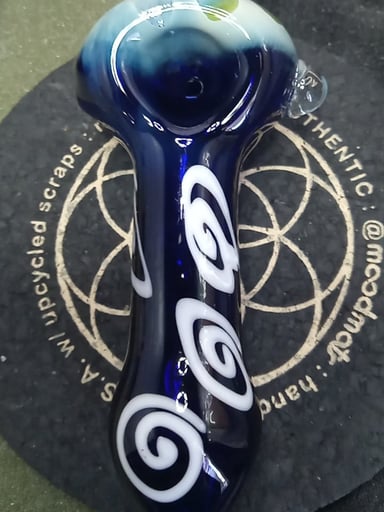 Preview pic of Blue Glass Spoon/Pipe W/Honeycomb Pattern