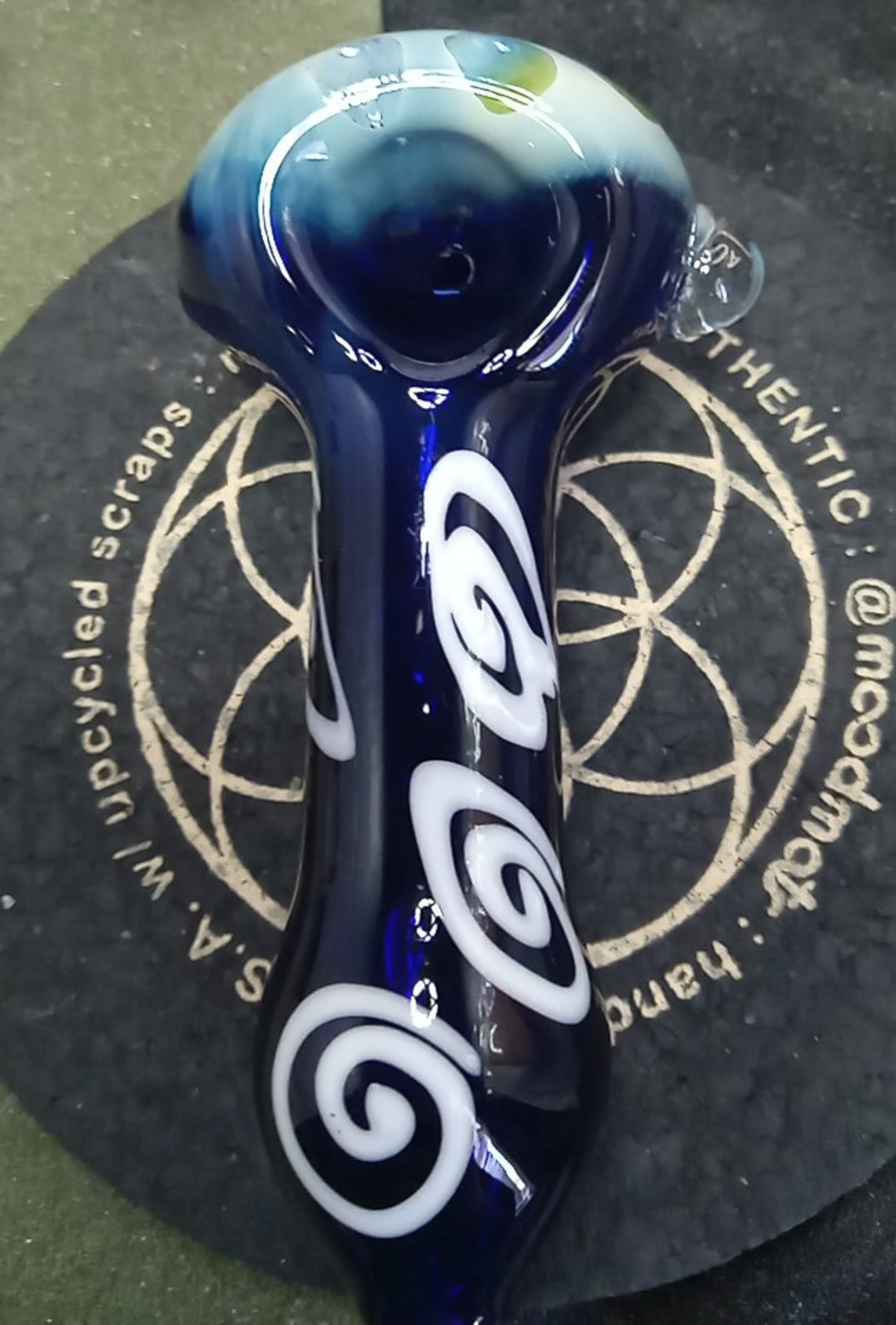 Preview pic of Blue Glass Spoon/Pipe W/Honeycomb Pattern