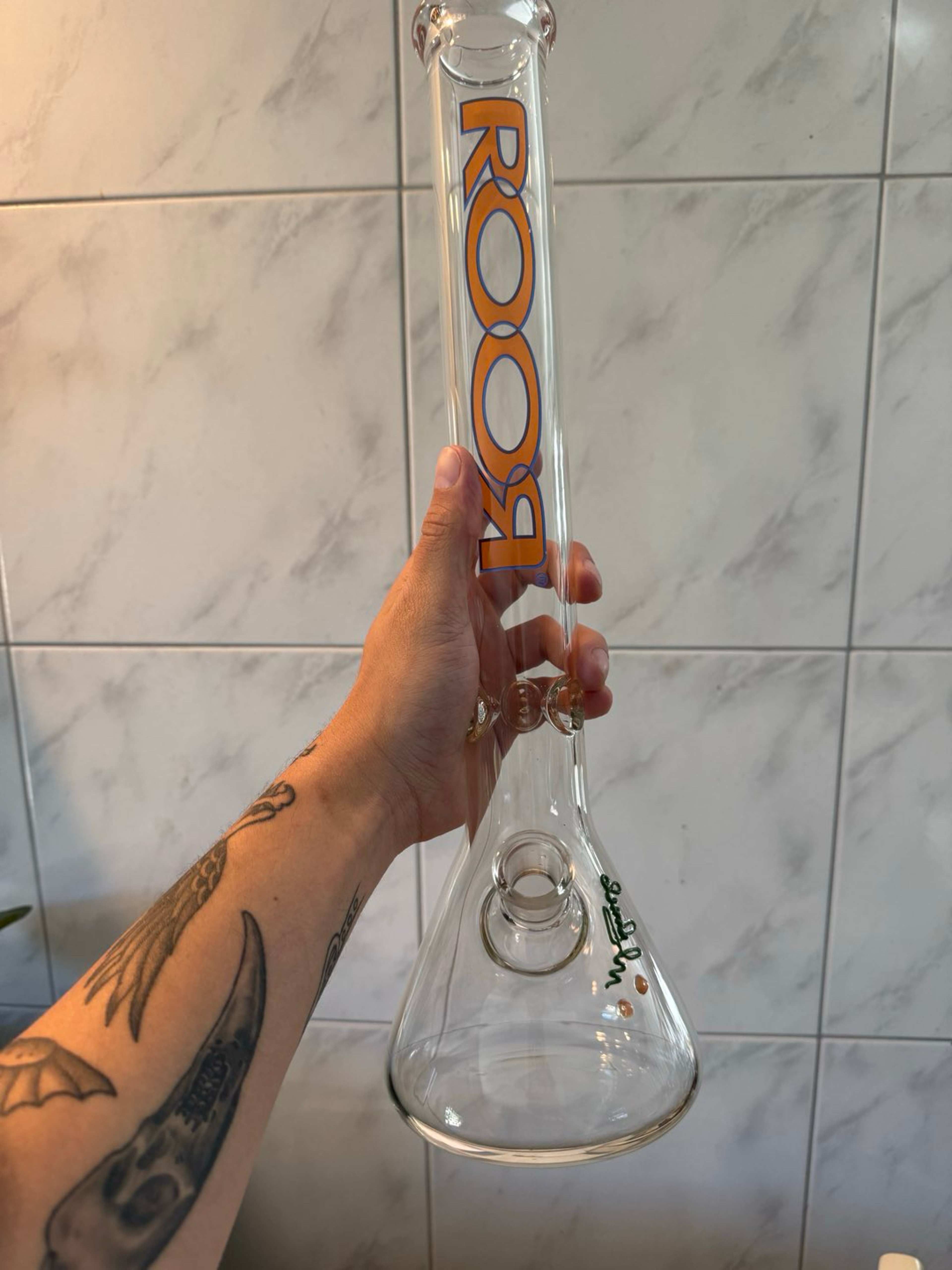 Preview pic of 2018 18inch Roor Beaker +downstem *no slide - 14mm stem (COMES WITH BAG AS WELL)