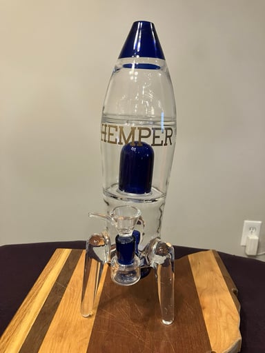Preview pic of Hemper Rocket Ship Bong