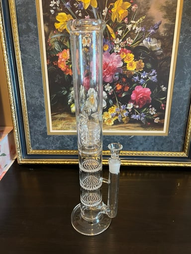 Preview pic of 16.5” Triple Honeycomb Bong