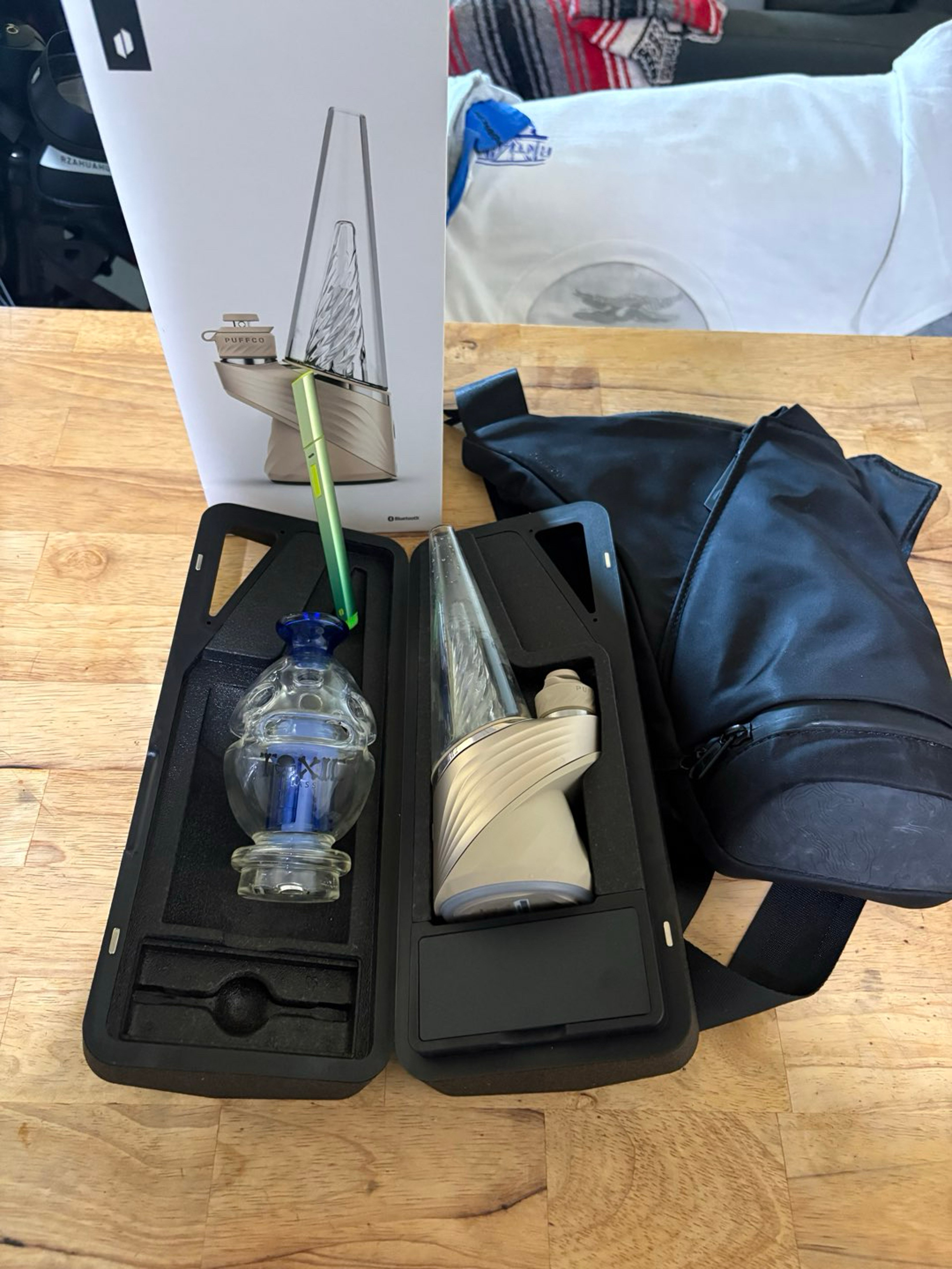 Preview pic of Puffco pro v2 bundle