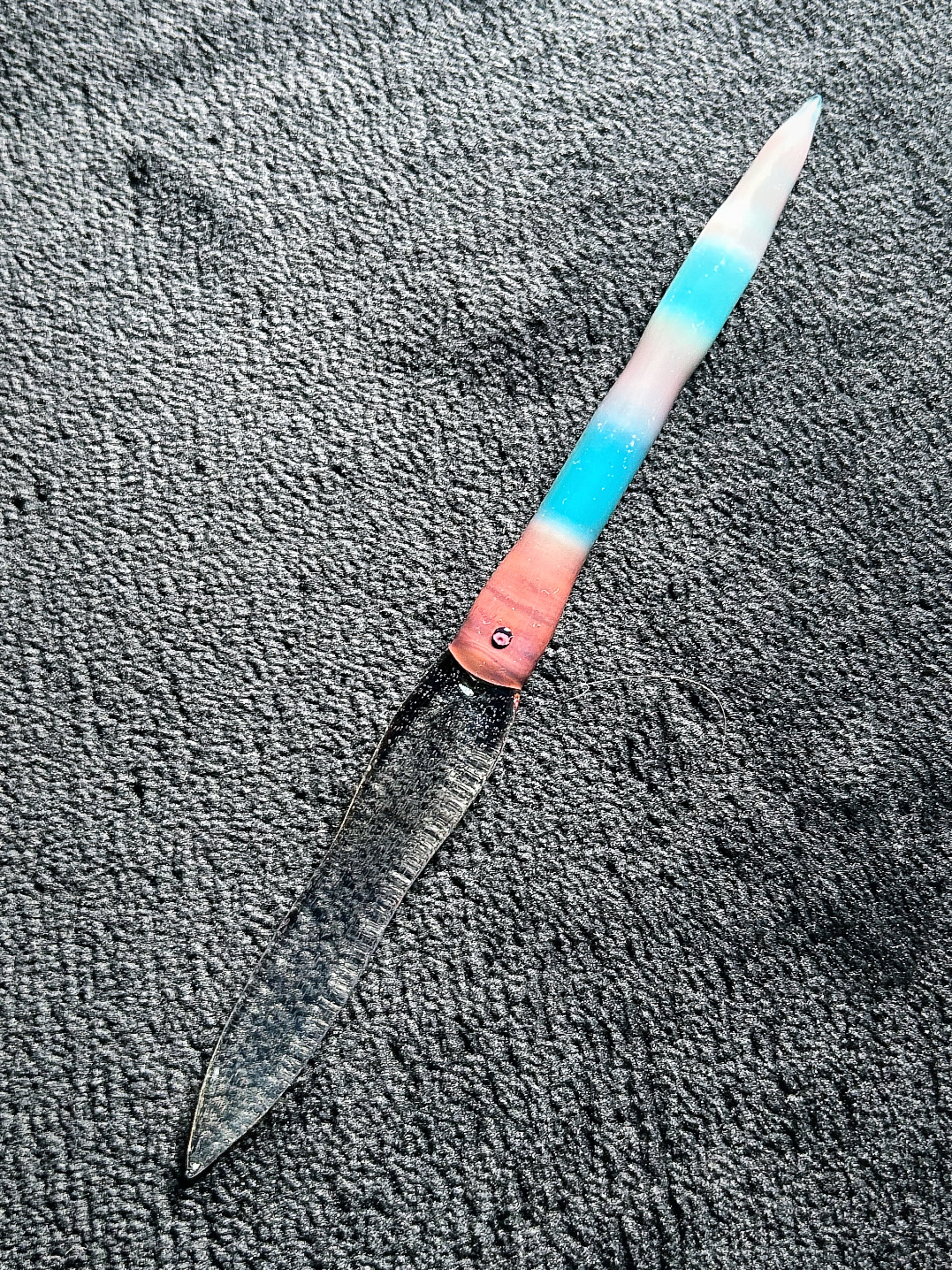 Preview pic of MarvinsGlass024 (UV) Spear Auction! 🛡️