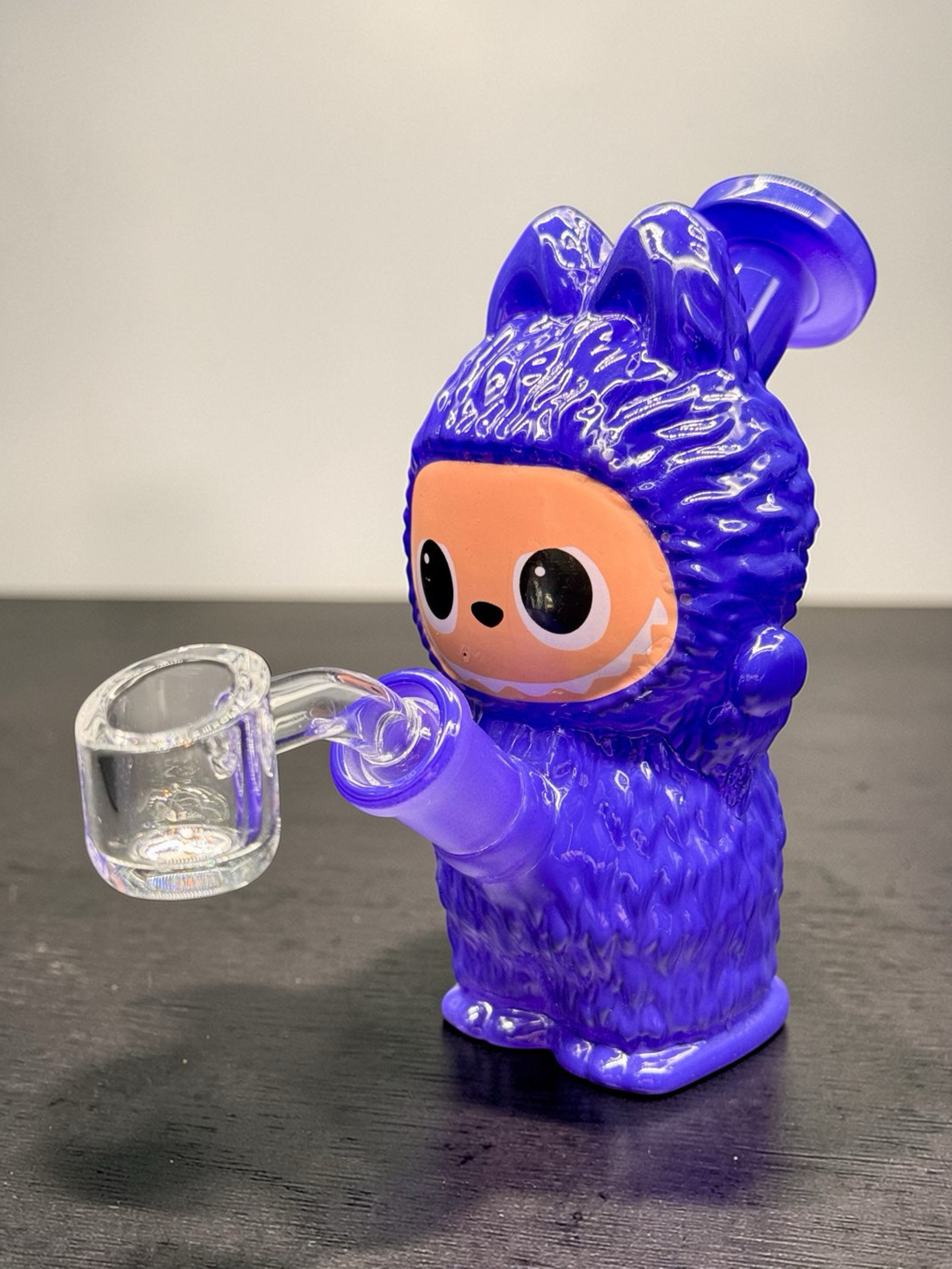 Mini 5” Character Dab Rig Water Pipe – 14mm Glass Rig with Quartz Banger & Dry Herb Bowl image 0