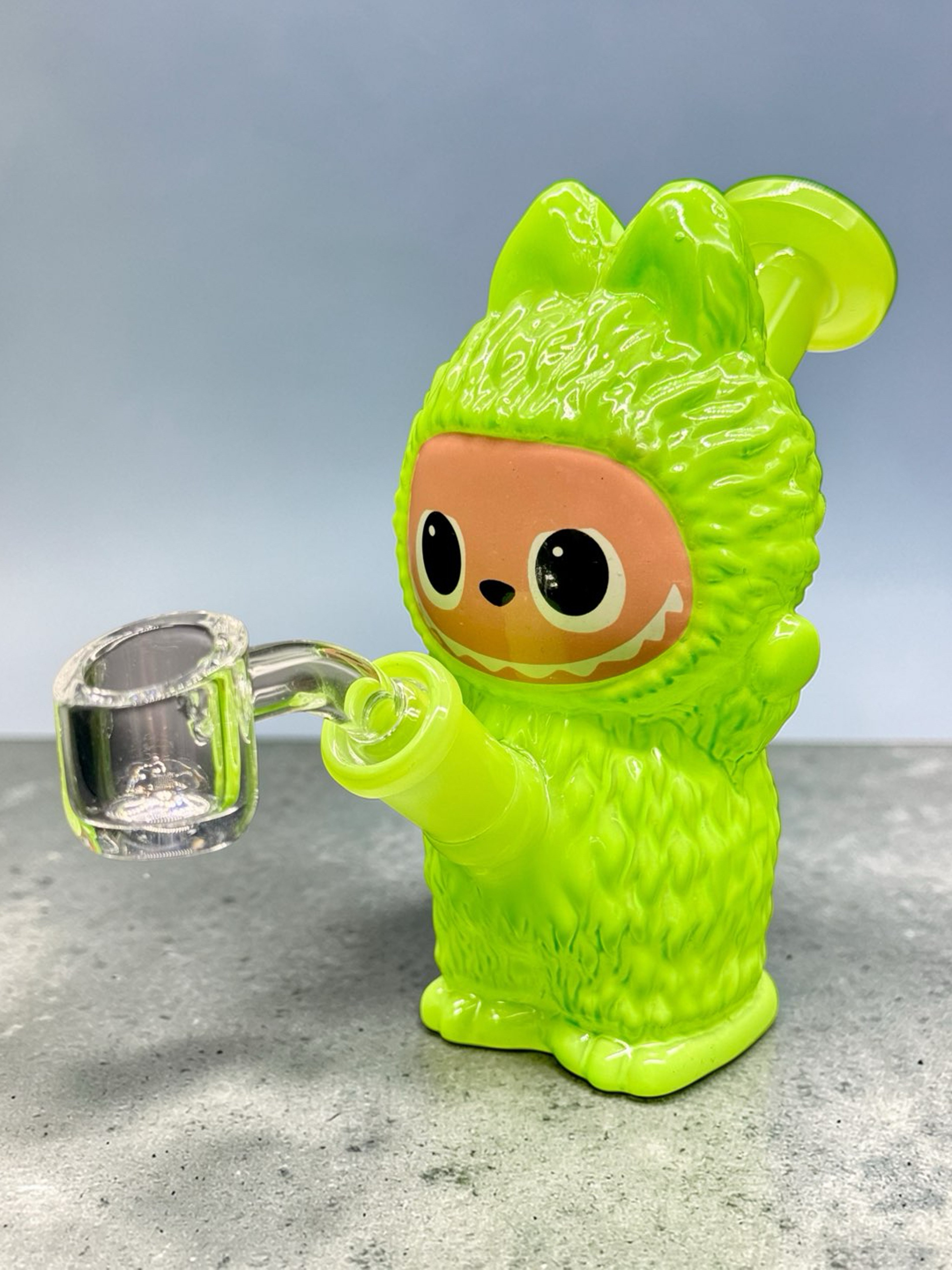 Mini 5” Neon Green Character Dab Rig Water Pipe – 14mm Glass Rig with Quartz Banger & Dry Bowl image 0