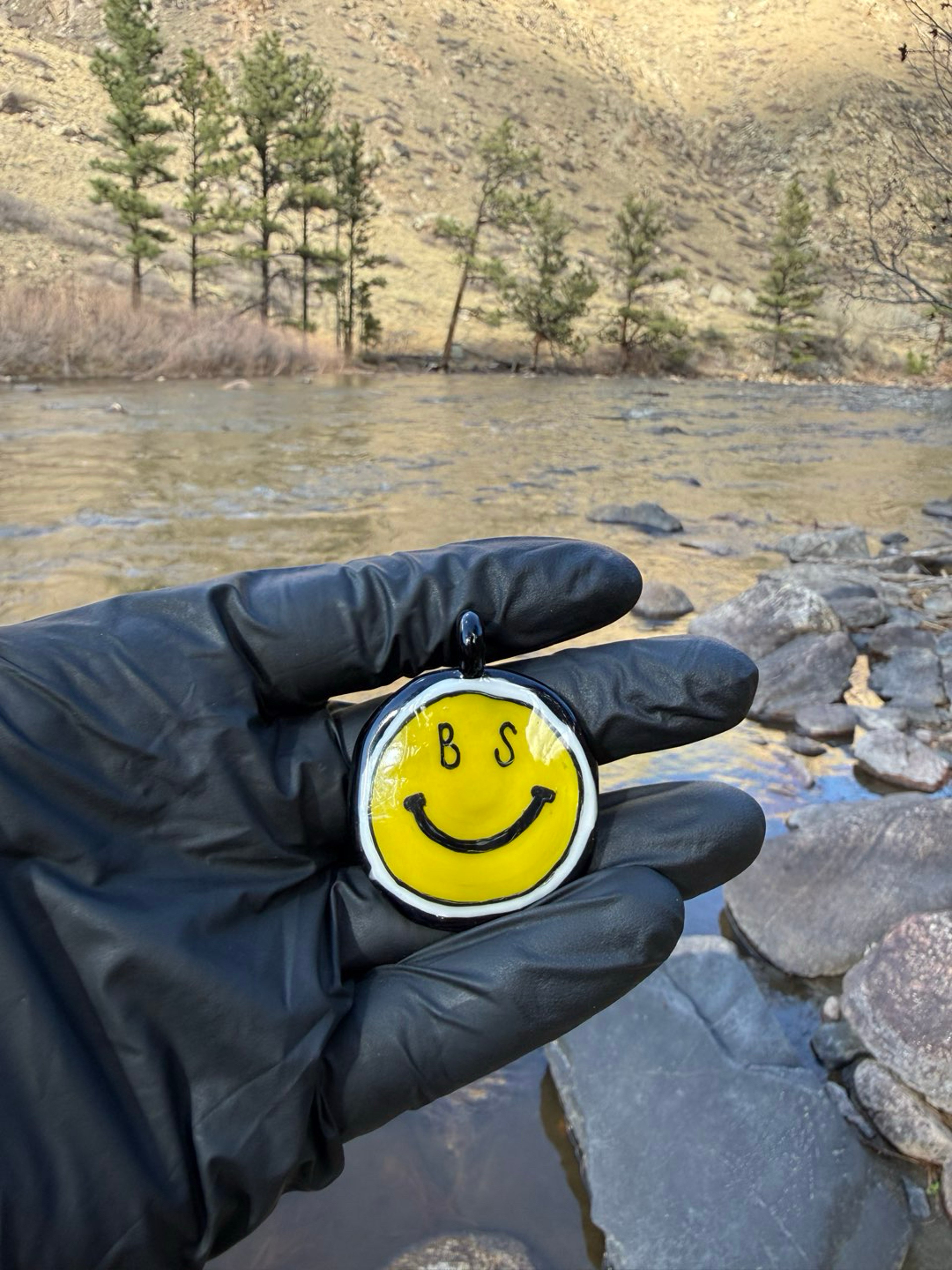 Preview pic of billy strings smiley face