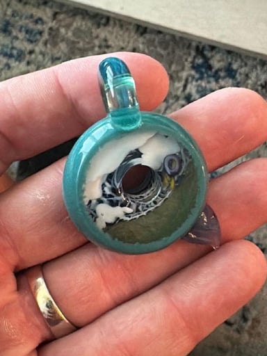 Preview pic of Calmbo pendant