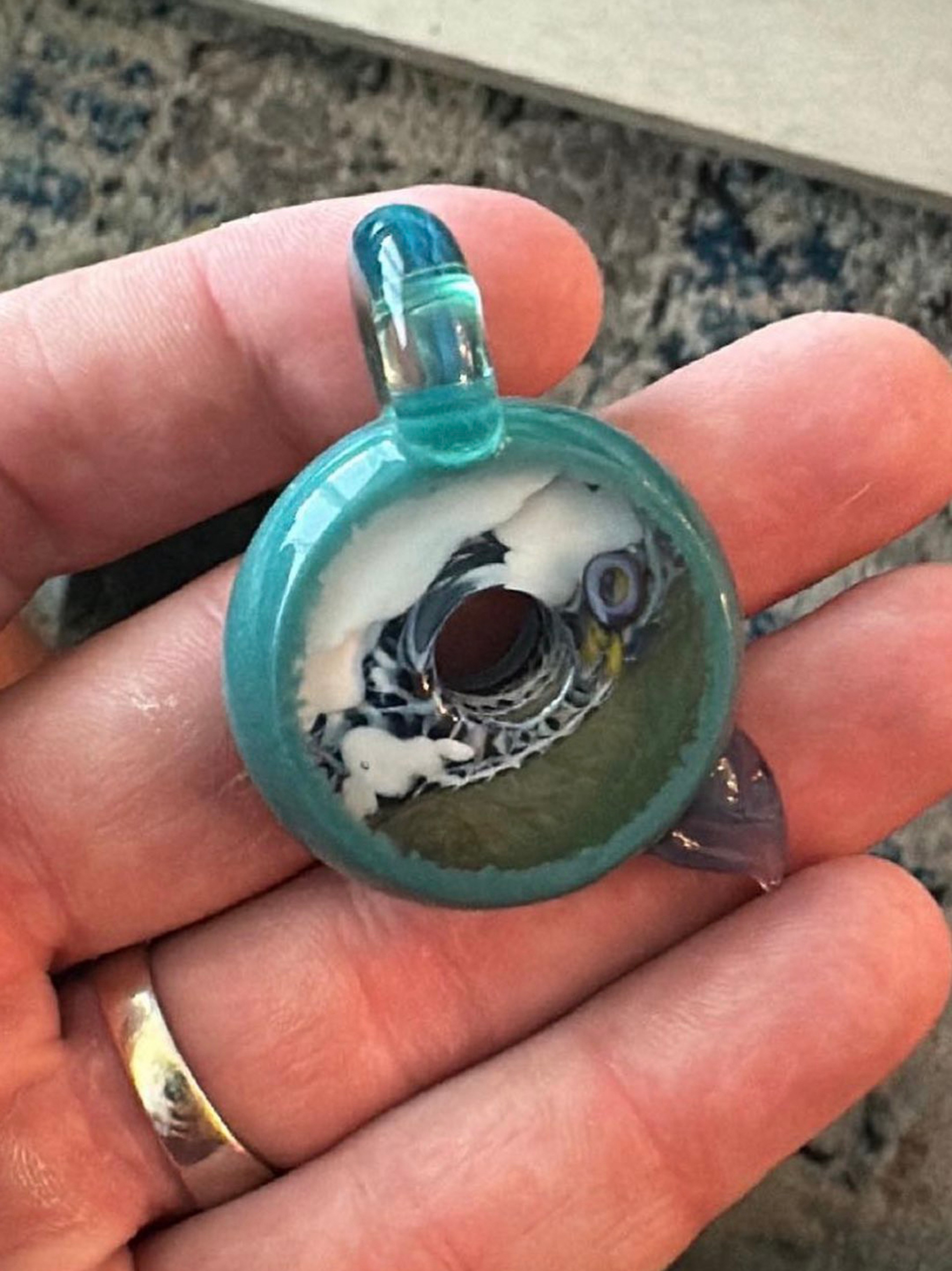 Preview pic of Calmbo pendant