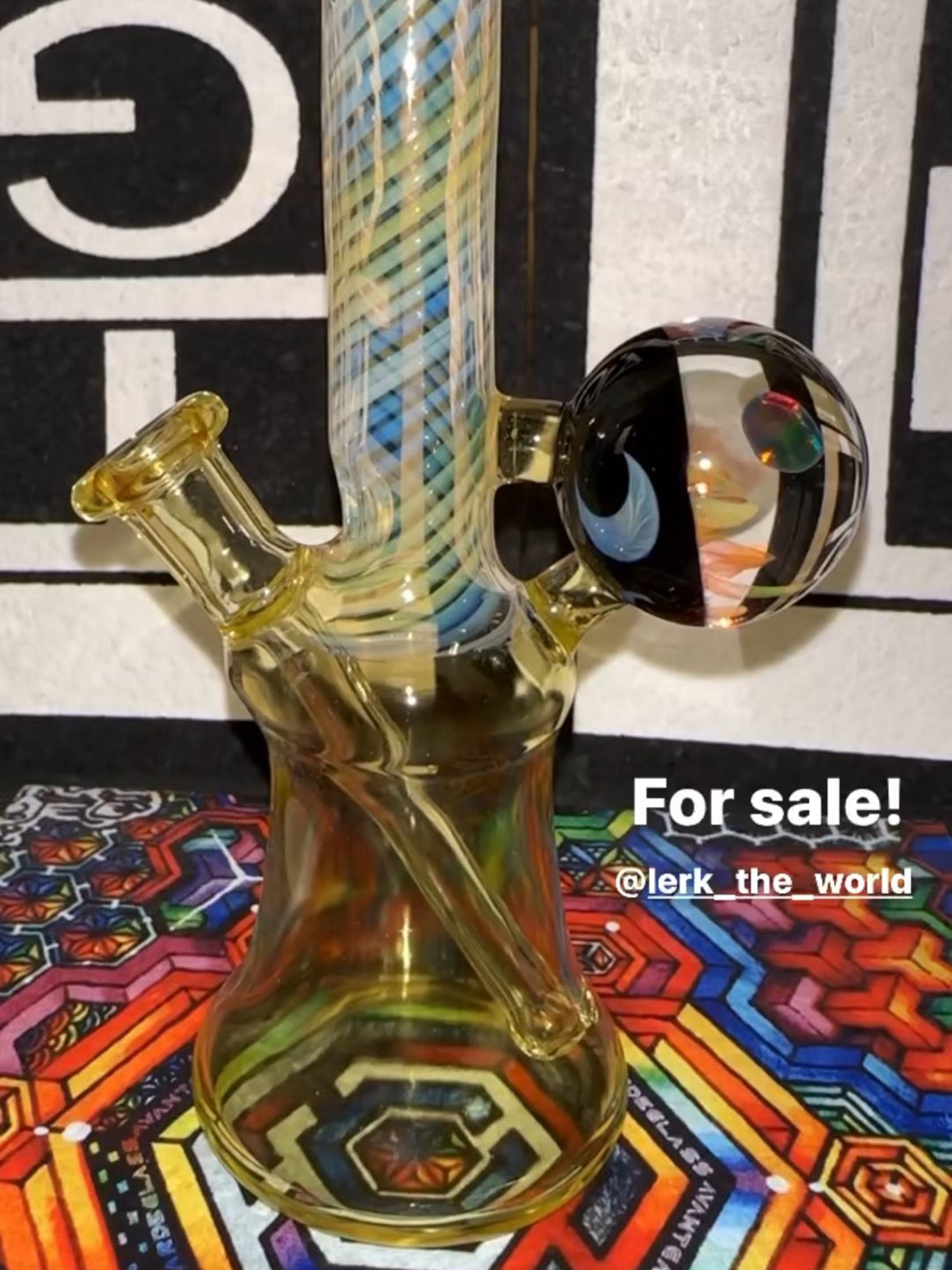 Preview pic of Jb glass (lerktheworld) solo glass made the marble