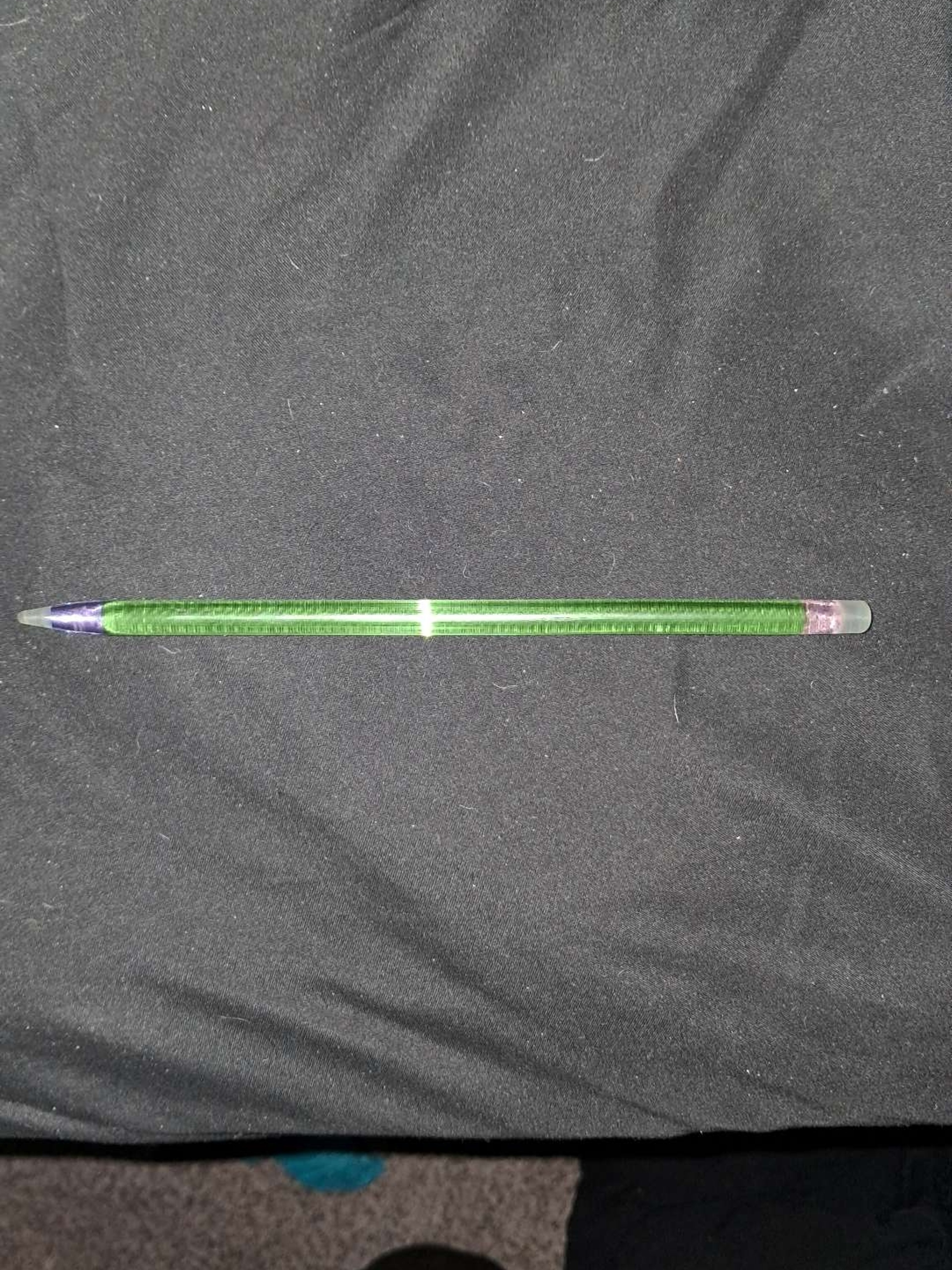 Preview pic of PeleUno Translucent Green Glass Pencil Dabber