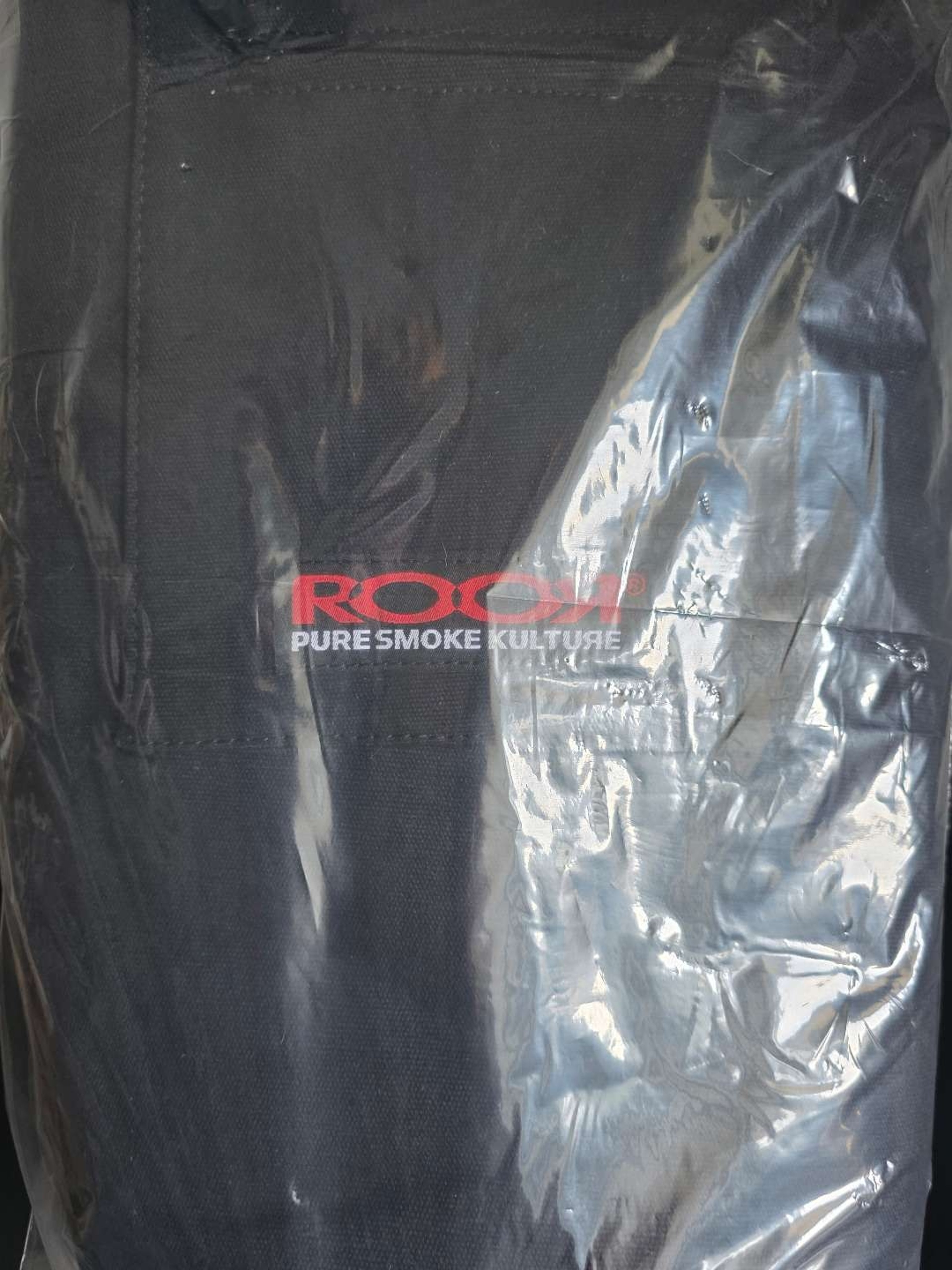 Preview pic of RooR Travel Bag