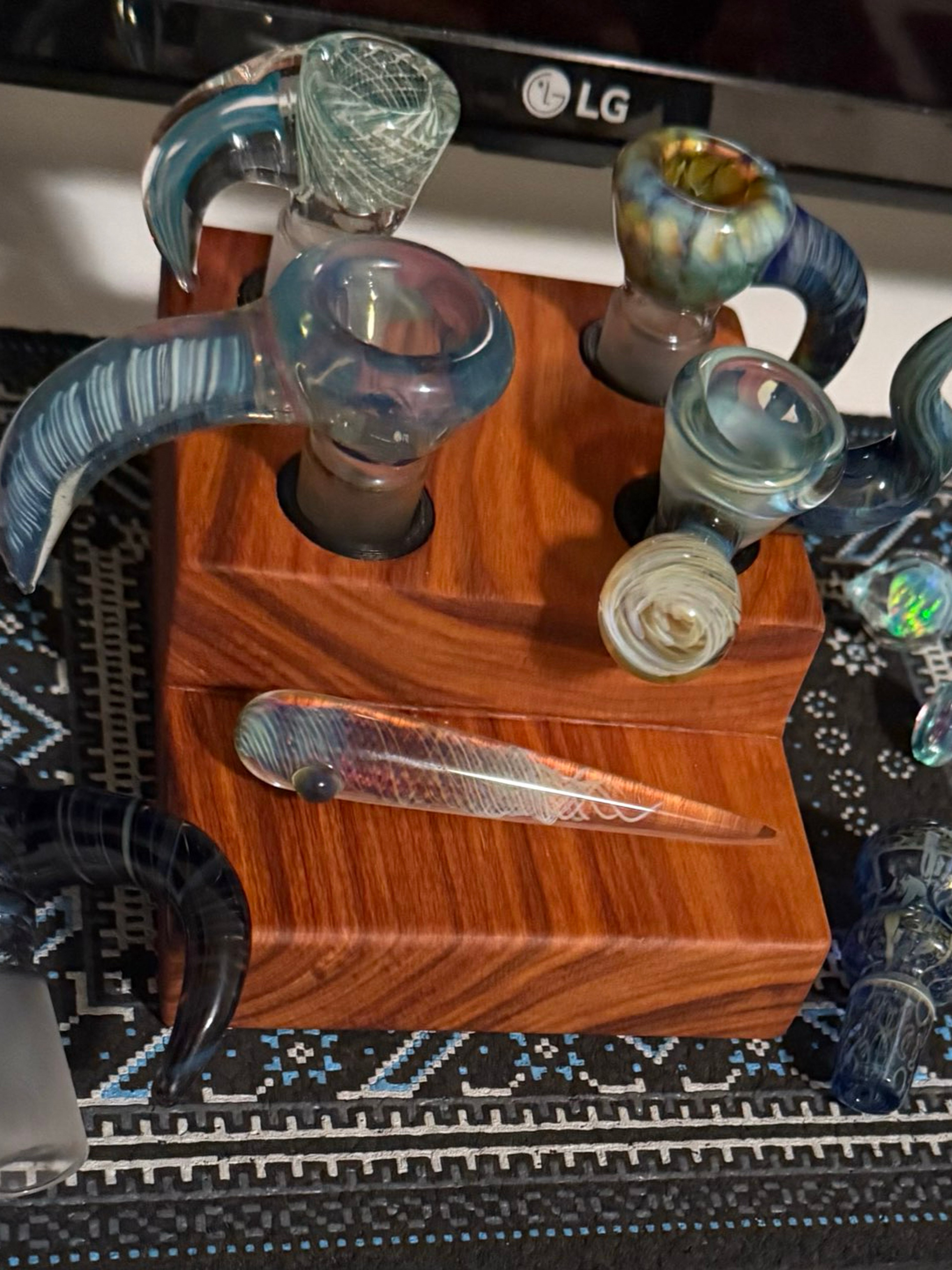 Preview pic of “Cool wood holder for slides…” by Headiewood”