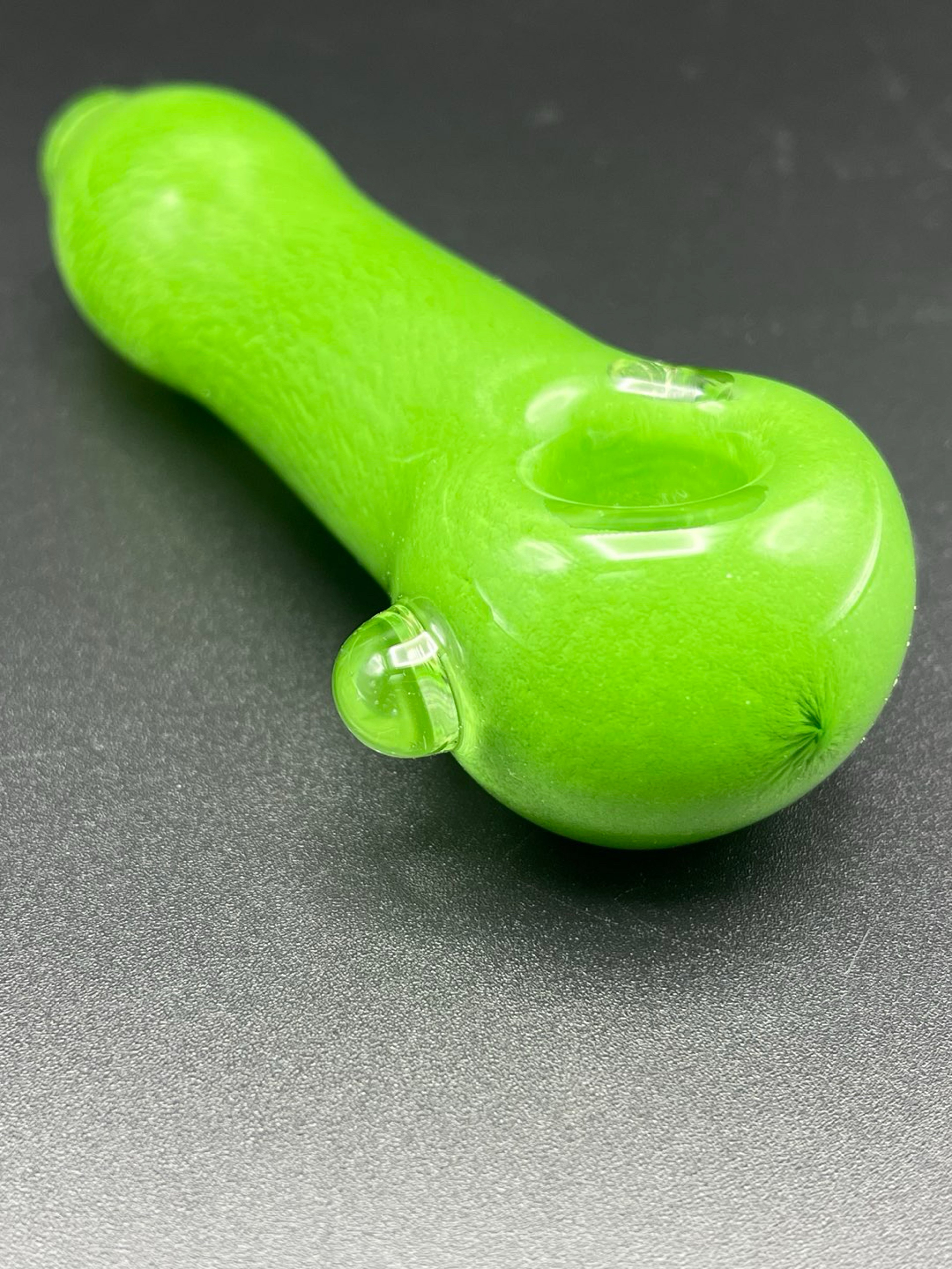 Preview pic of Jade spoon pipes.
