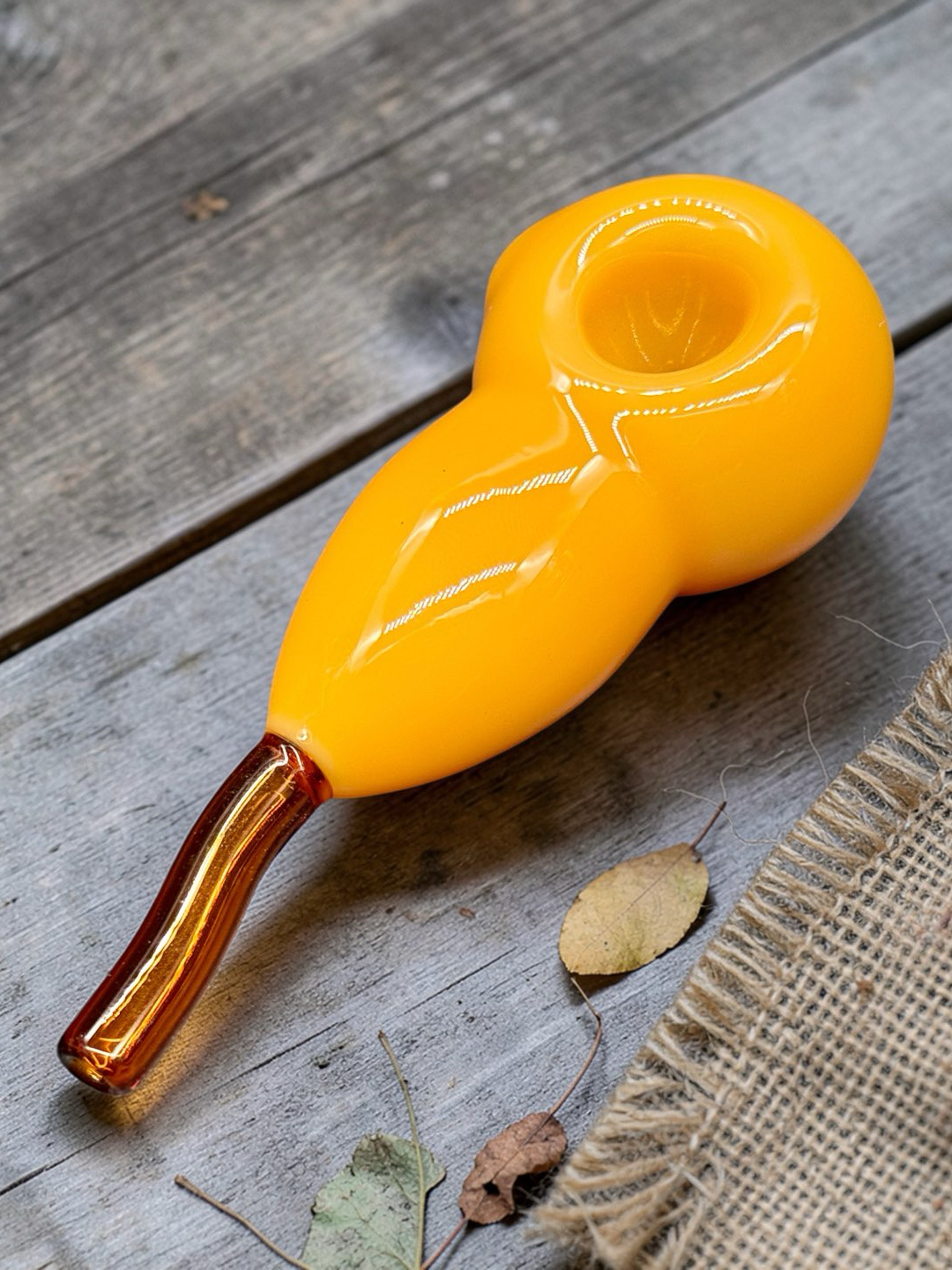 Handmade Pear Glass Pipe – Unique Fruit Design Hand Pipe (3.5”–4”) image 0