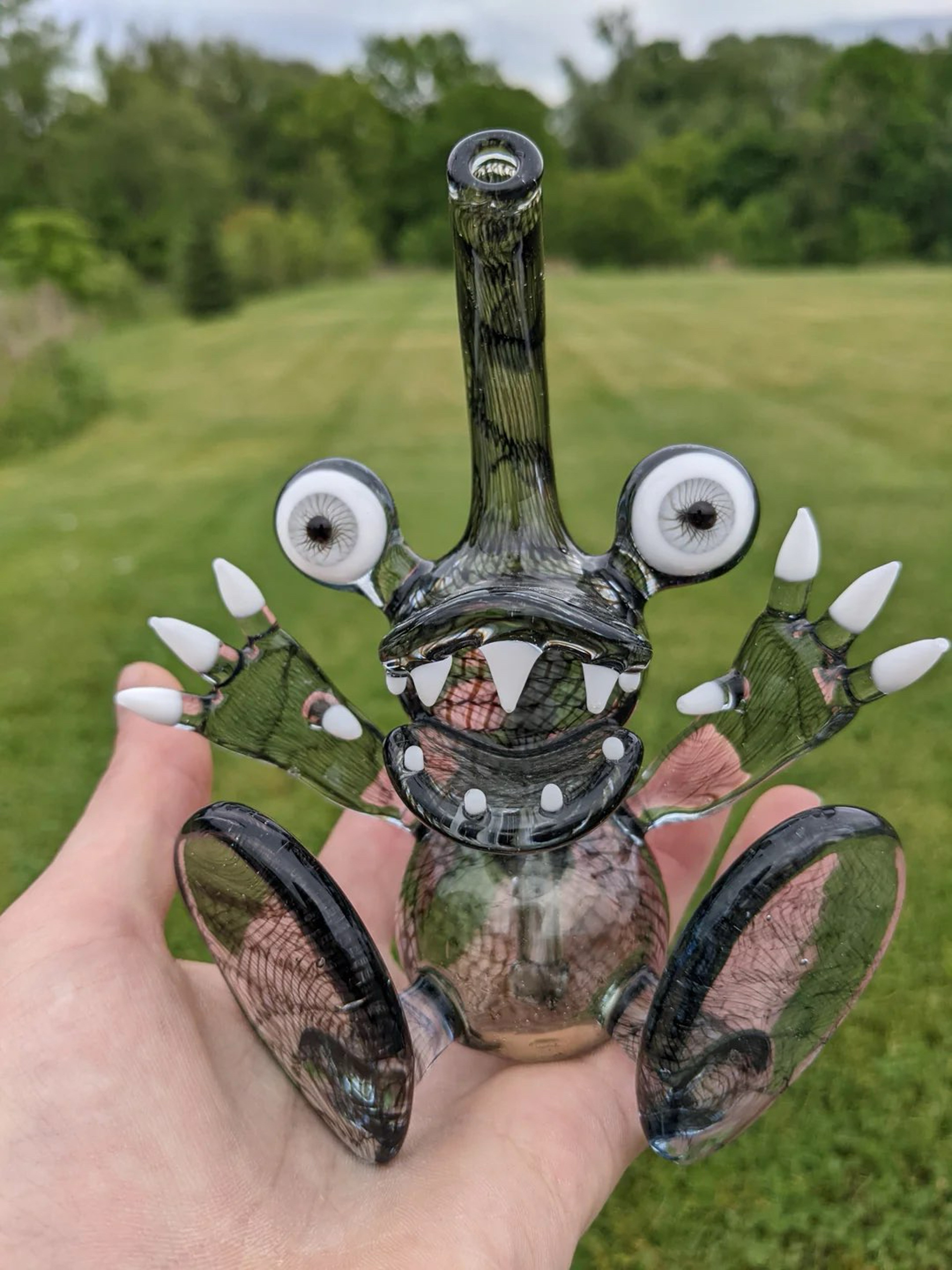 Preview pic of 6" AKAME GLASS EXCITED MONSTER DAB RIG