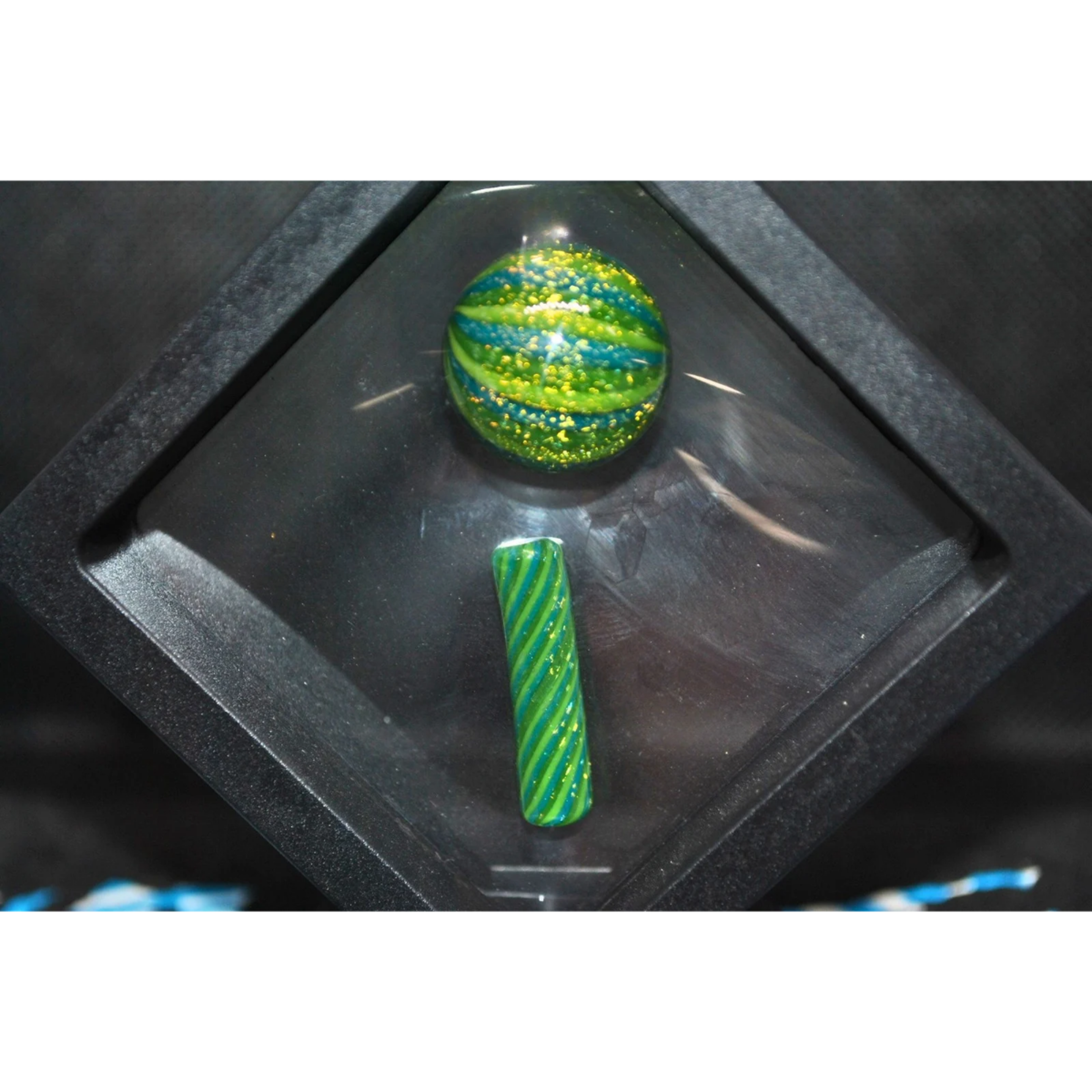 Preview pic of Green Swirl dichro marble and pillar set