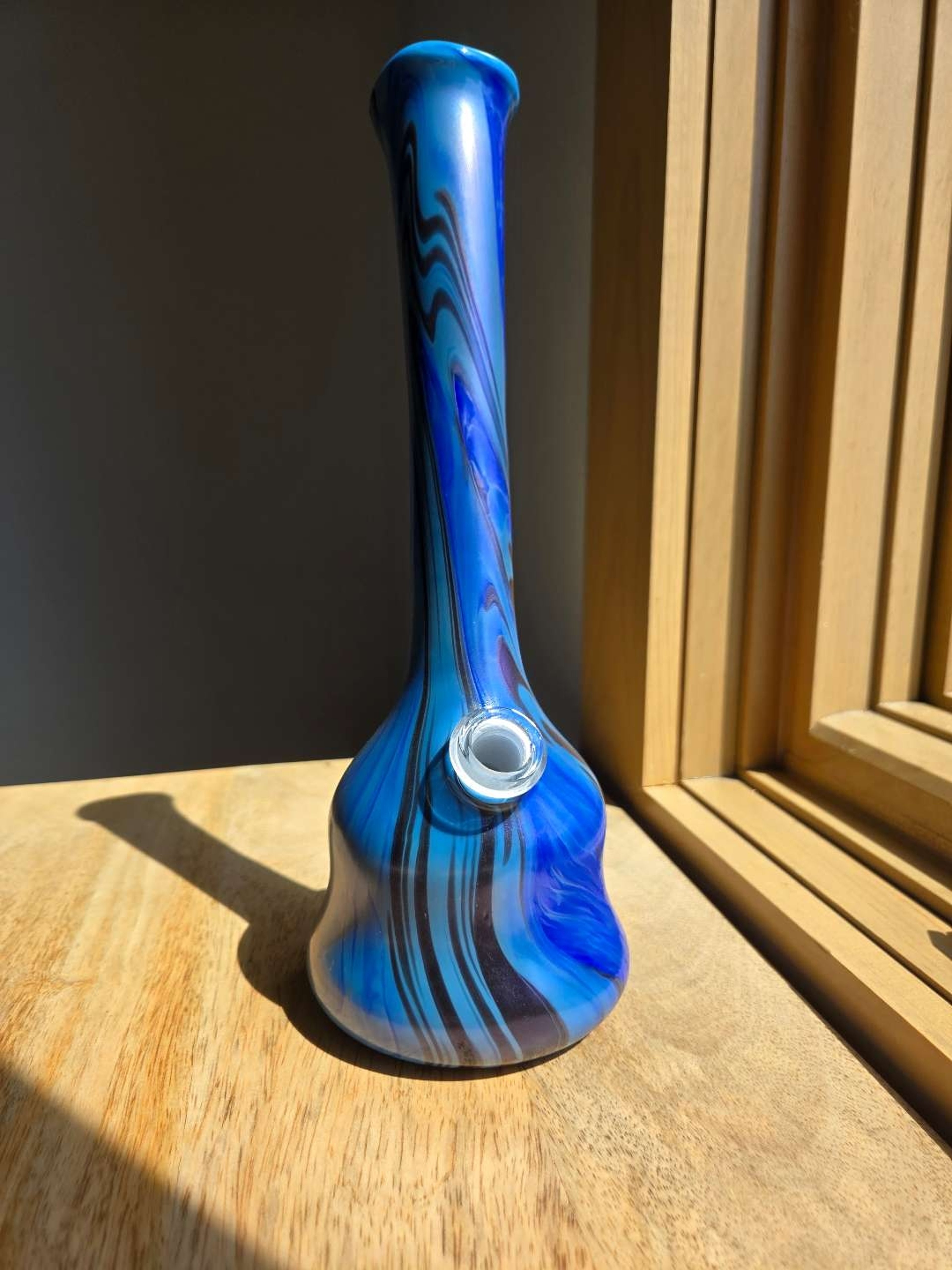 Preview pic of Special K 10.5 Inch Blue Bell Bong With Kickback